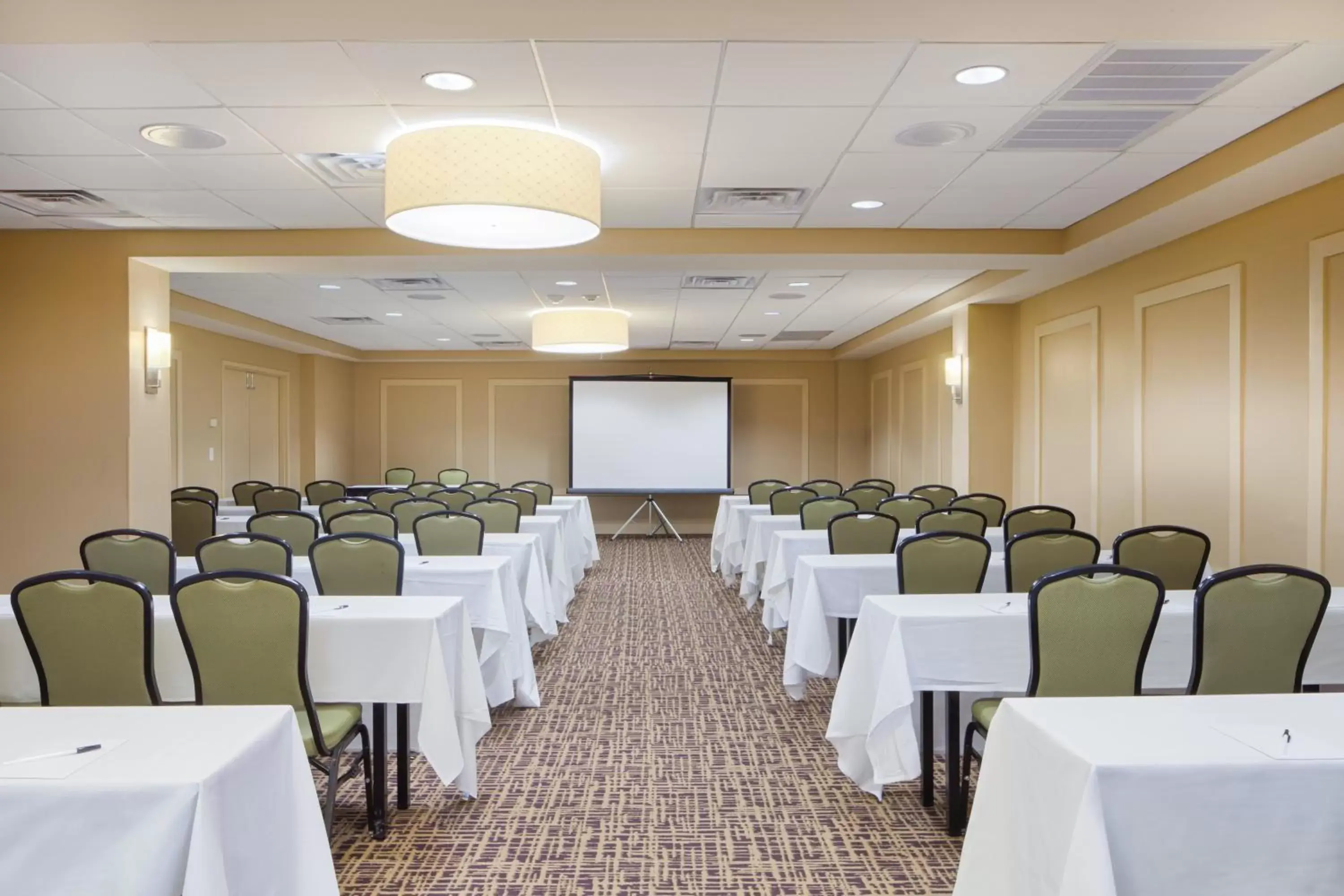 Meeting/conference room in Holiday Inn Metairie New Orleans, an IHG Hotel