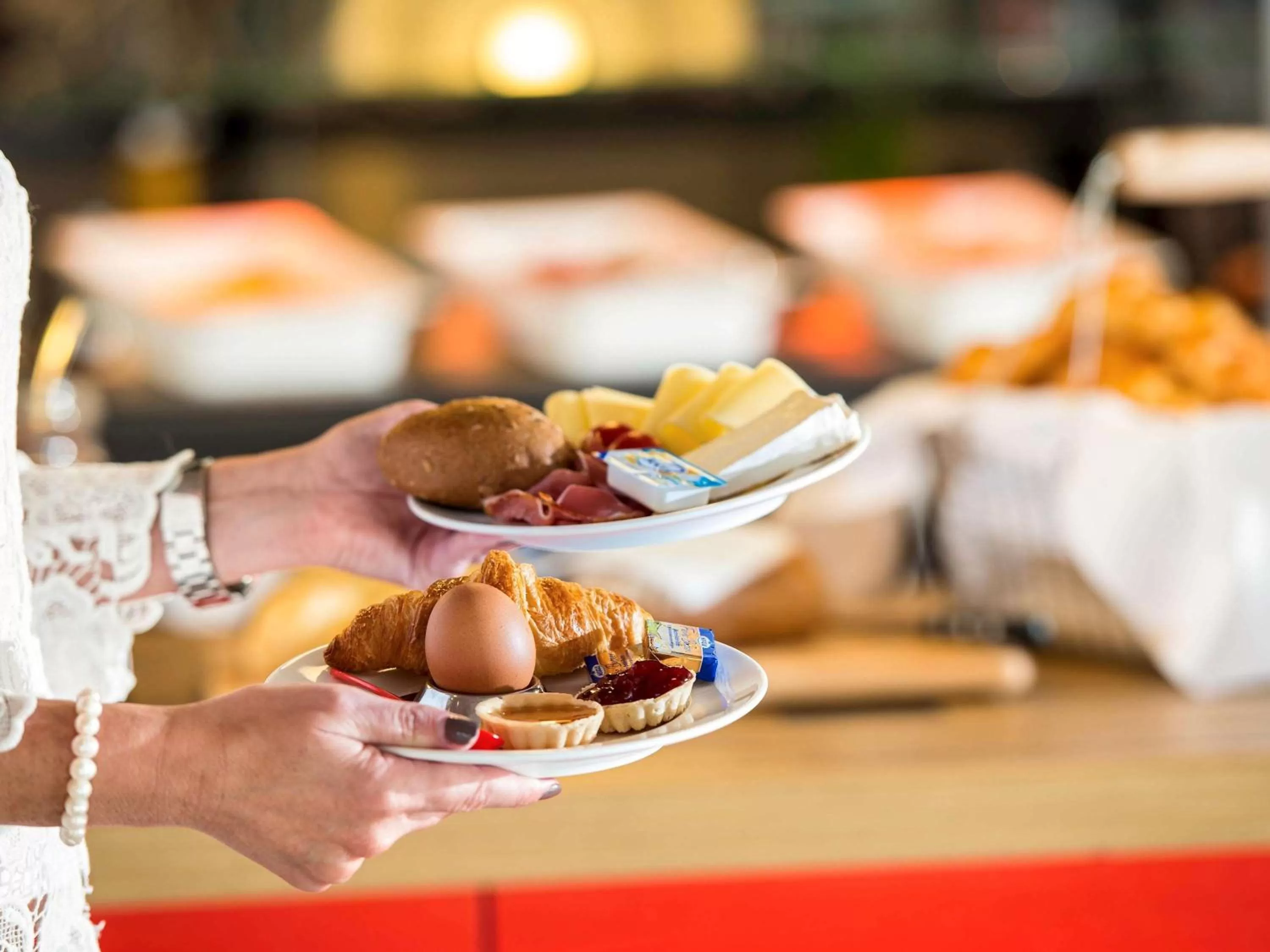 Restaurant/places to eat in Ibis München Airport Süd