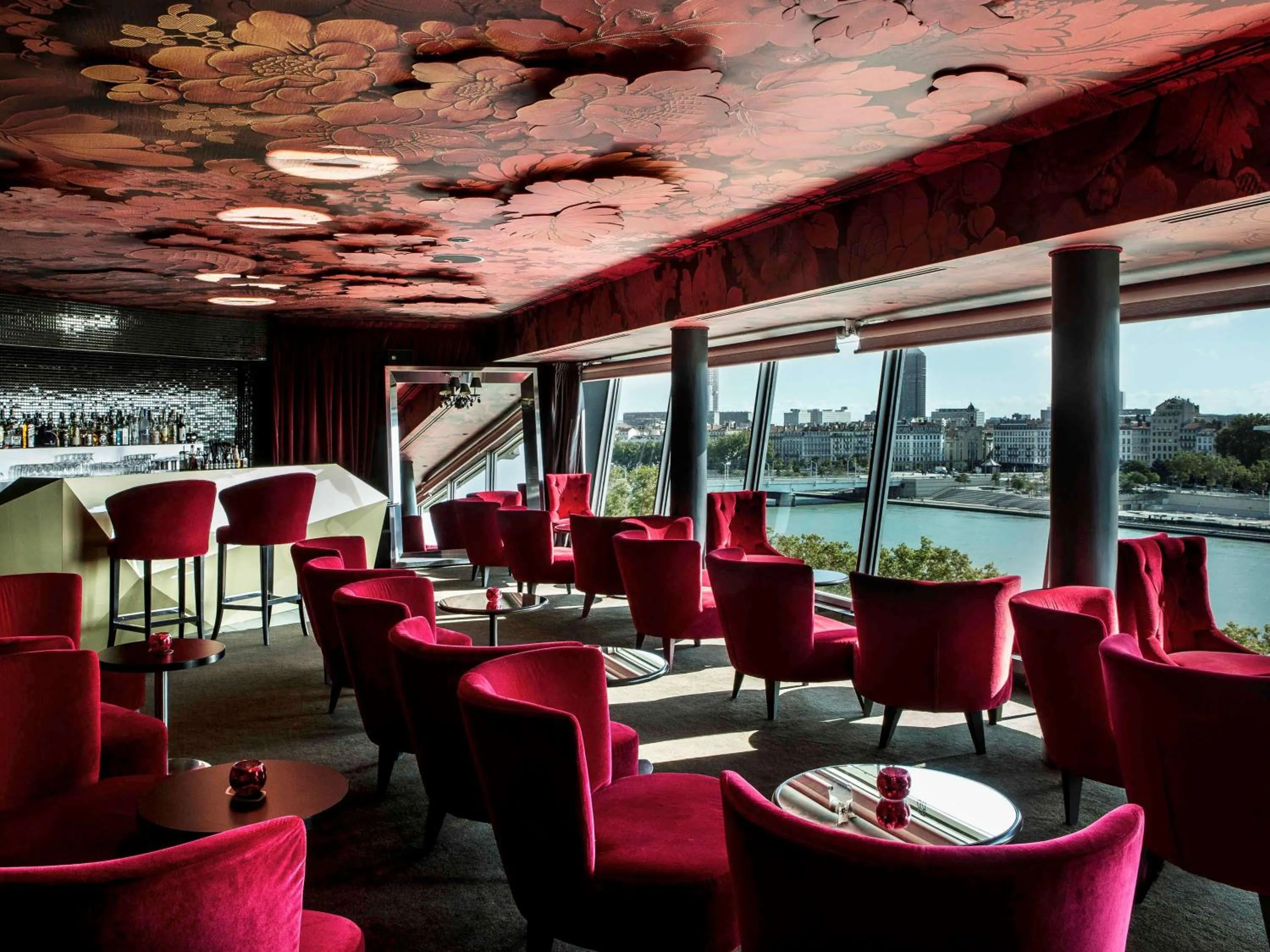 Lounge or bar in Sofitel Lyon Bellecour