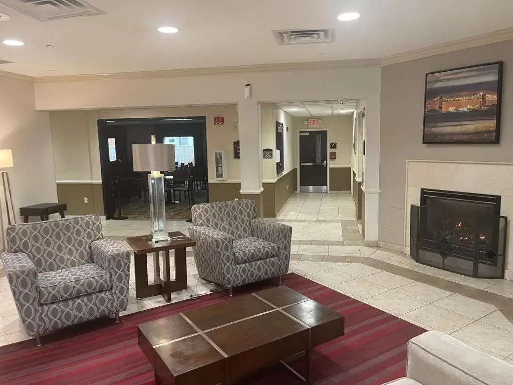 Property building, Seating Area in Riverview Inn & Suites