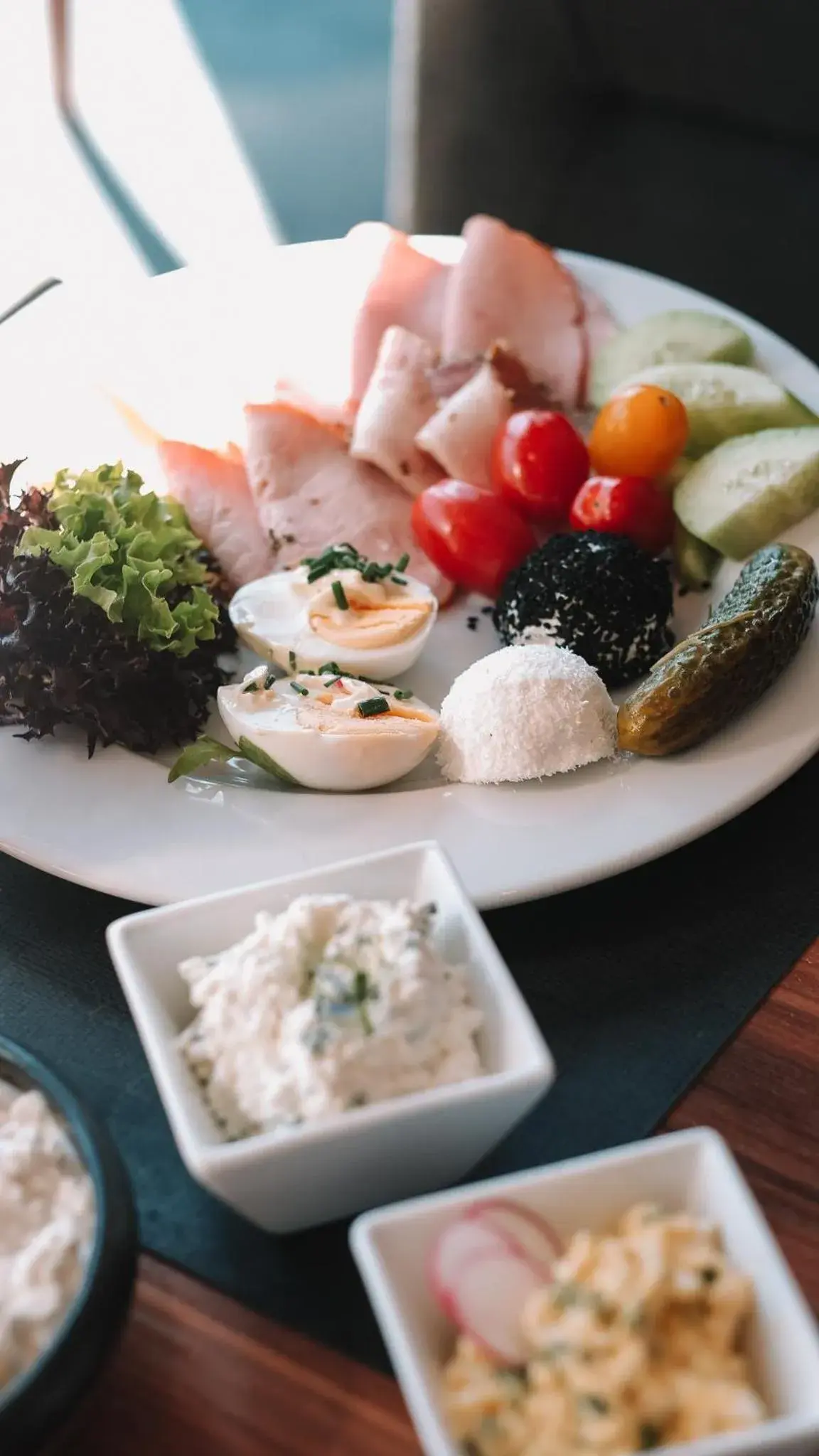 Breakfast, Food in Warsaw Plaza Hotel