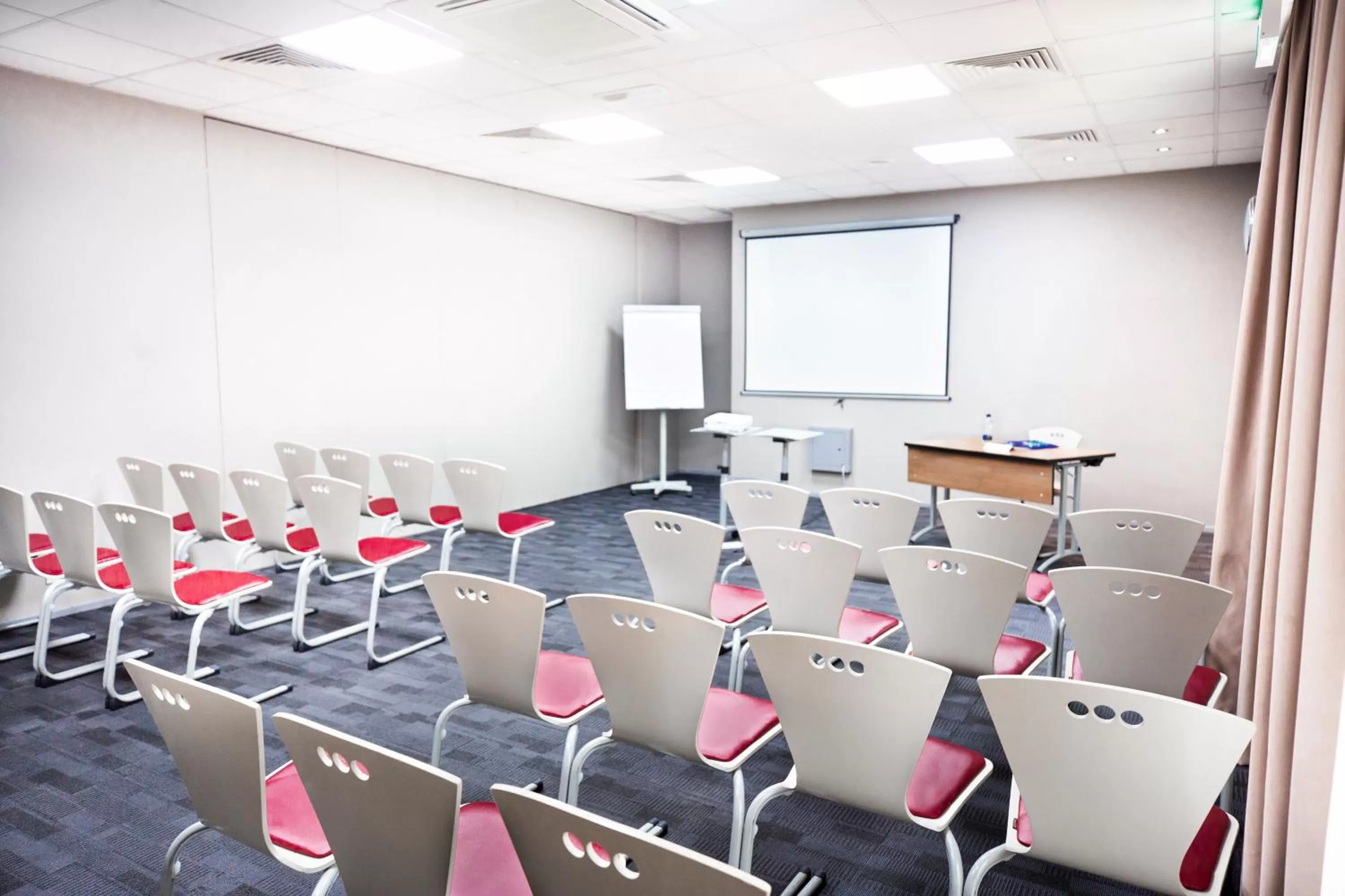 Meeting/conference room in Campanile Swindon