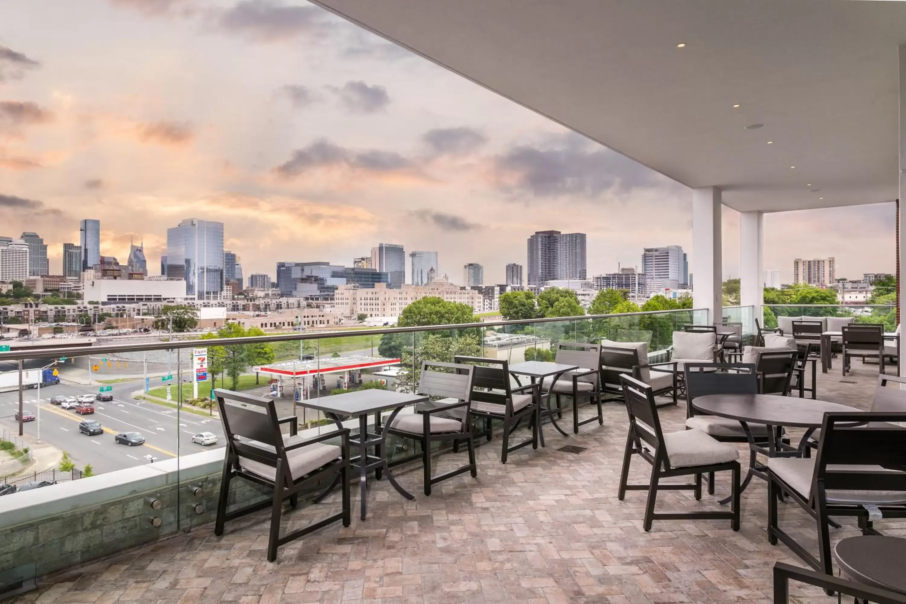 Patio, Restaurant/Places to Eat in TownePlace Suites by Marriott Nashville Midtown