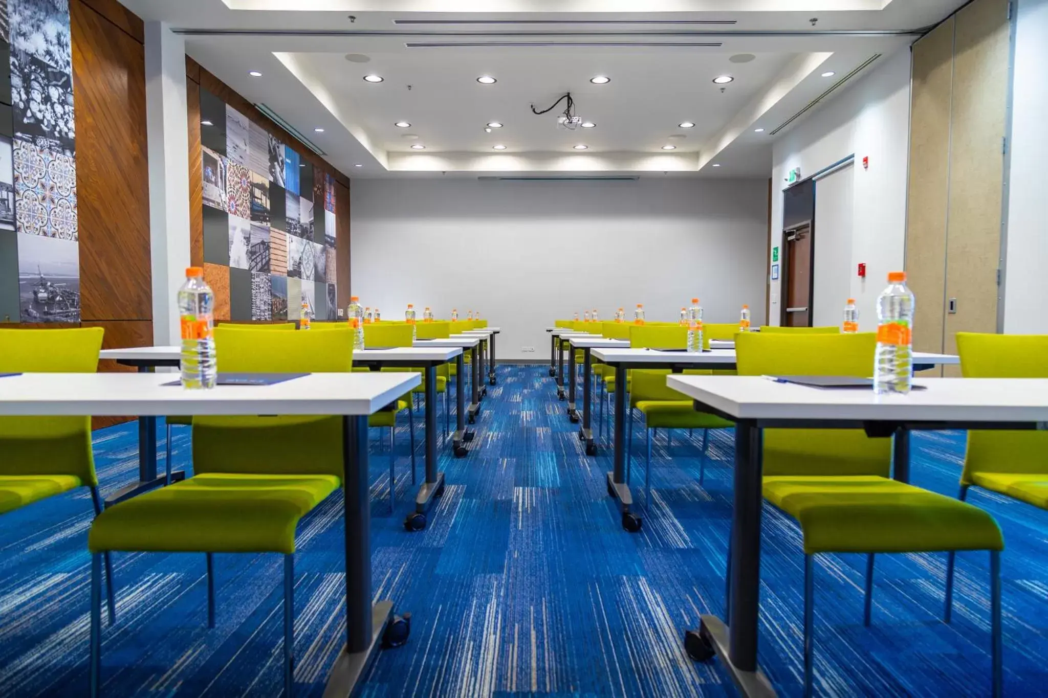 Meeting/conference room in Holiday Inn Express & Suites - Ensenada Centro, an IHG Hotel