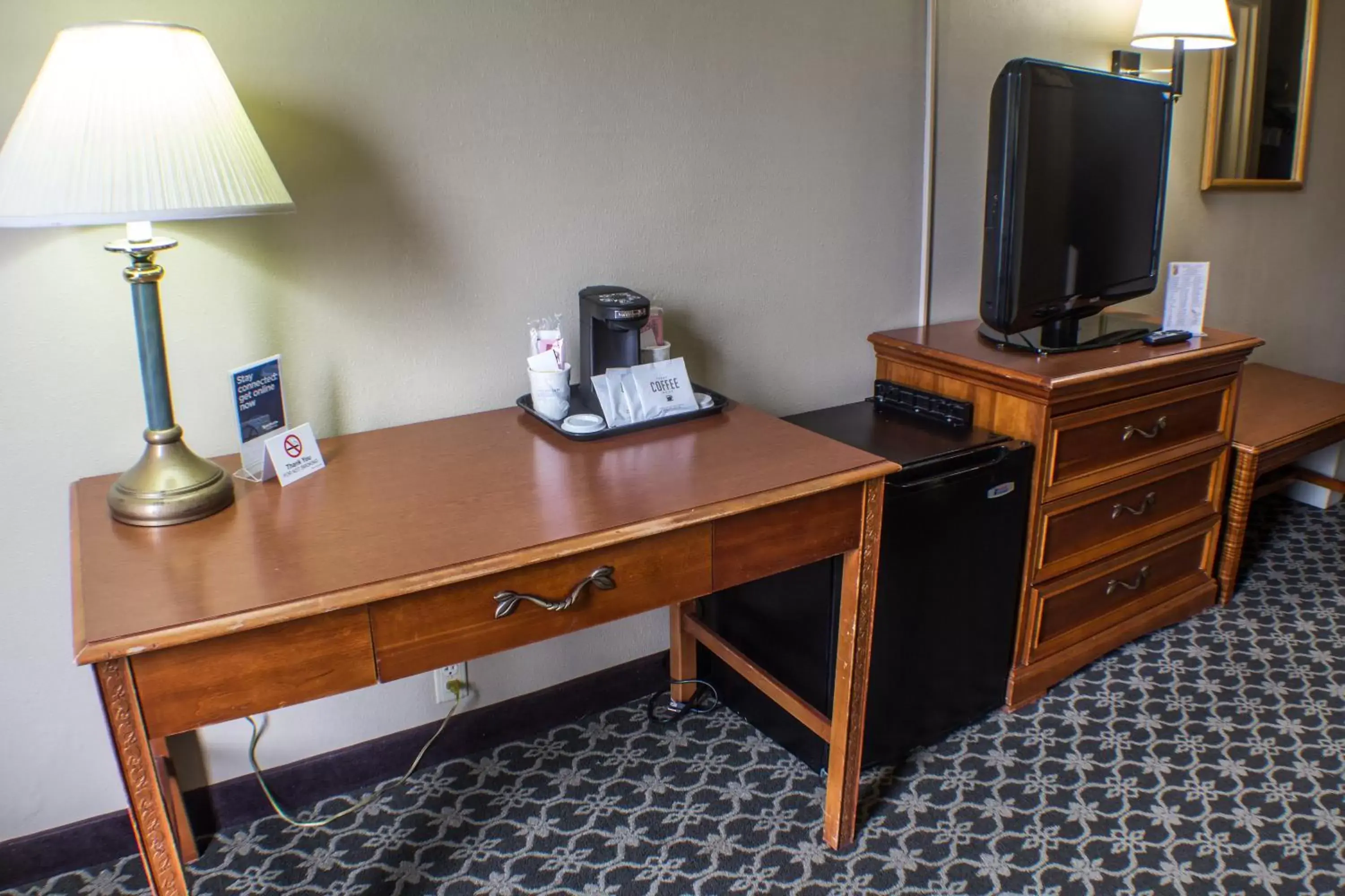 TV and multimedia, TV/Entertainment Center in Super 8 by Wyndham Erie/I 90