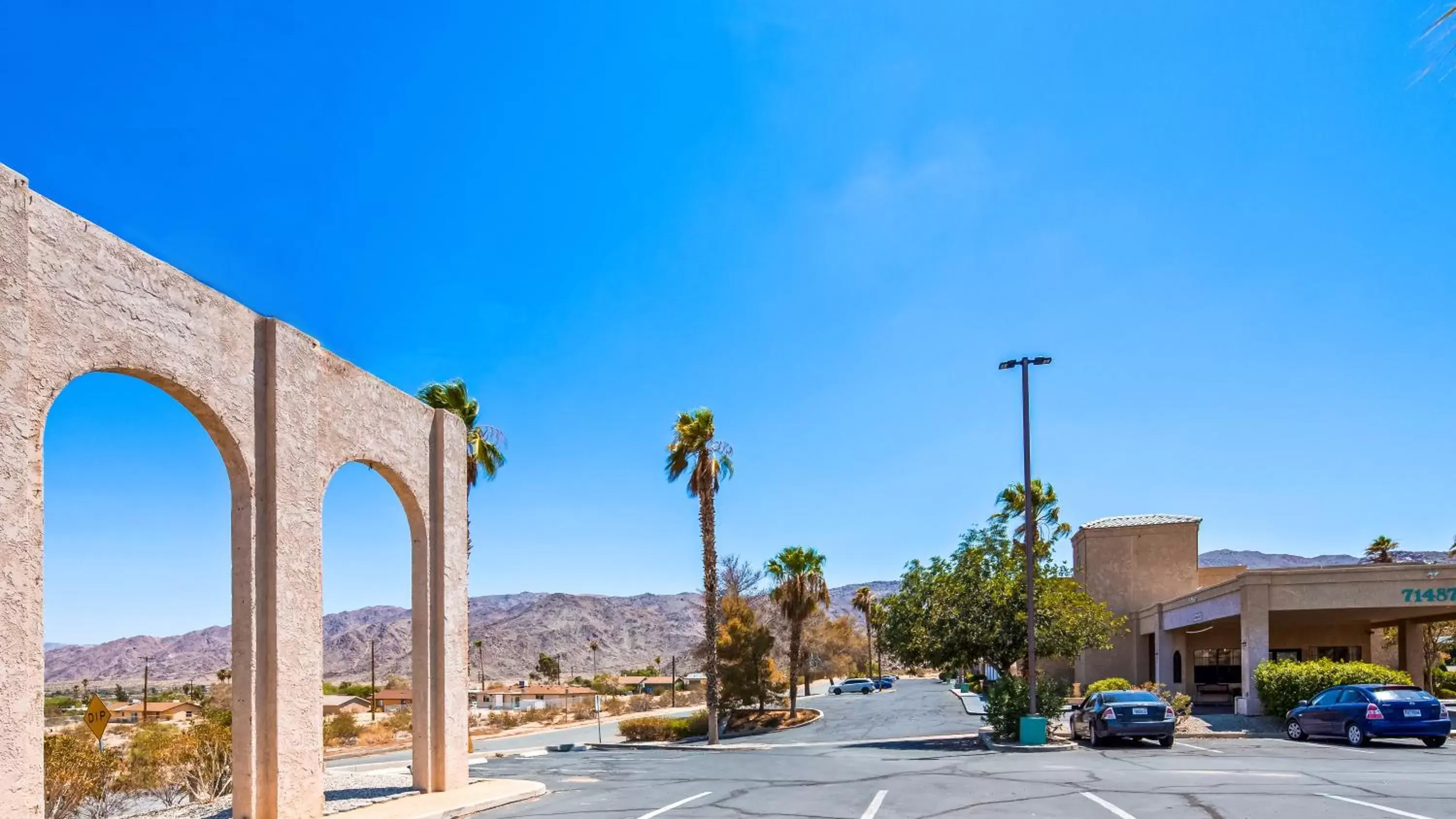 Property building in Sure Stay Plus by Best Western Twentynine Palms Joshua Tree