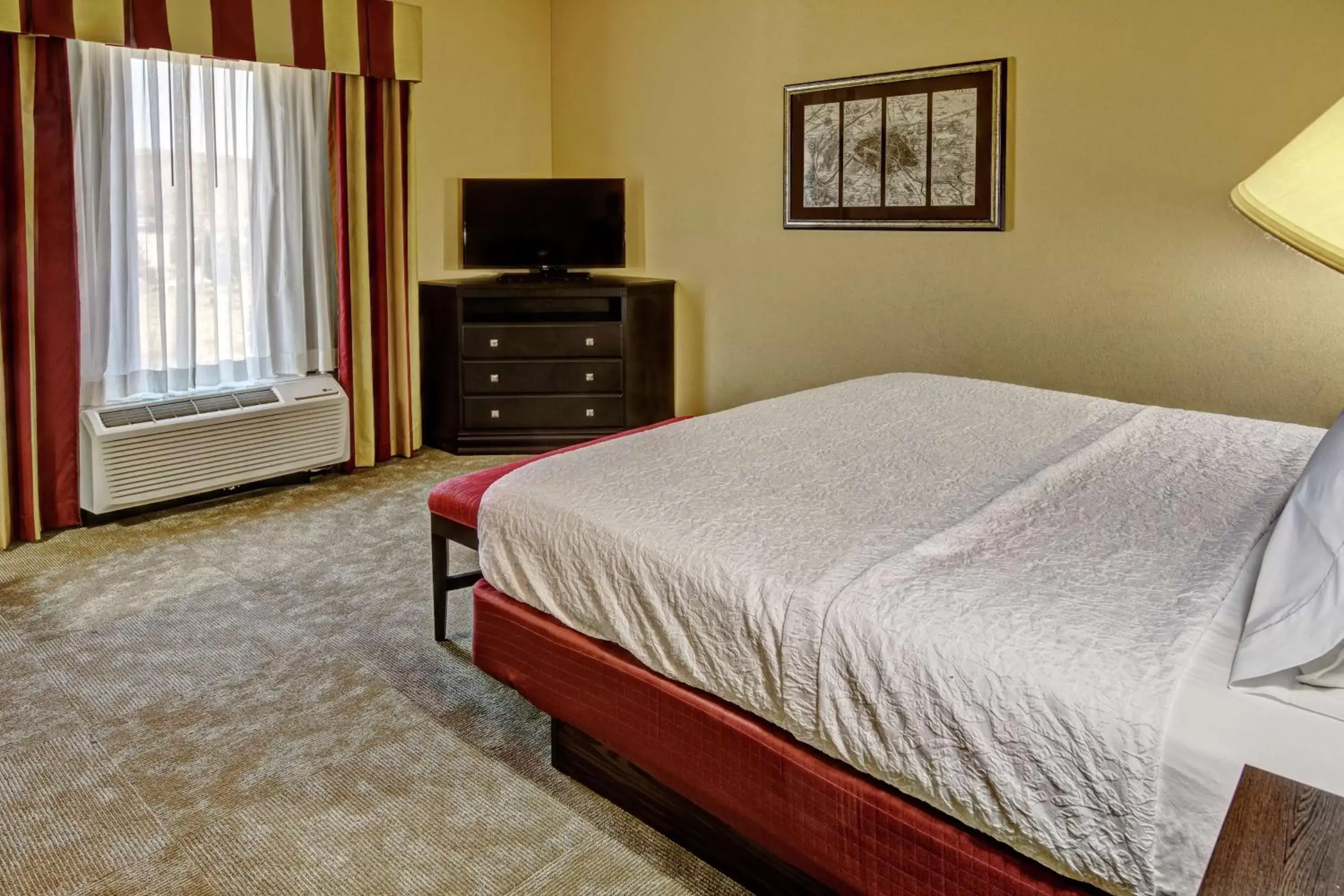 Bedroom, Bed in Hampton Inn By Hilton Jacksonville