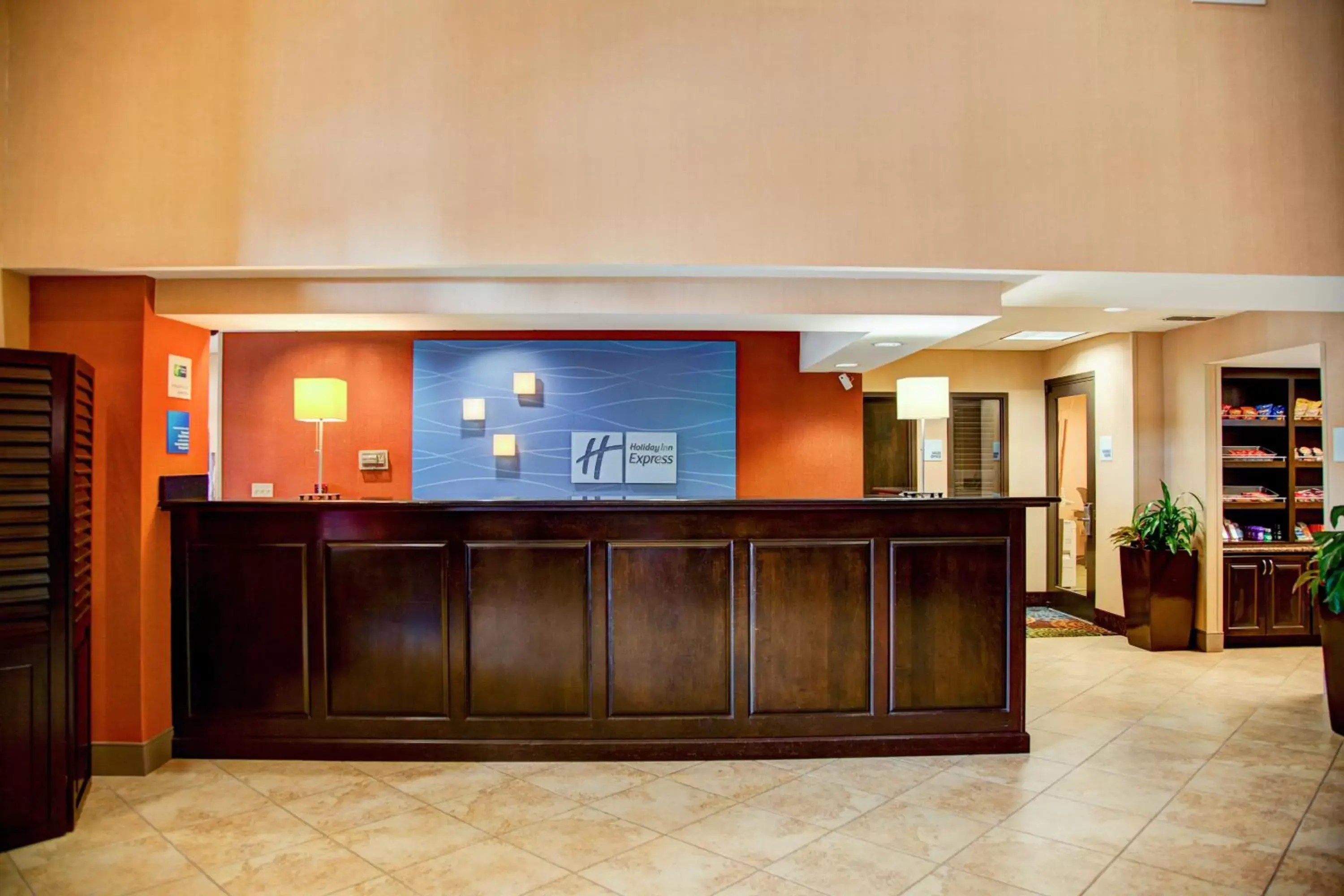 Property building, Lobby/Reception in Holiday Inn Express Tyler South, an IHG Hotel