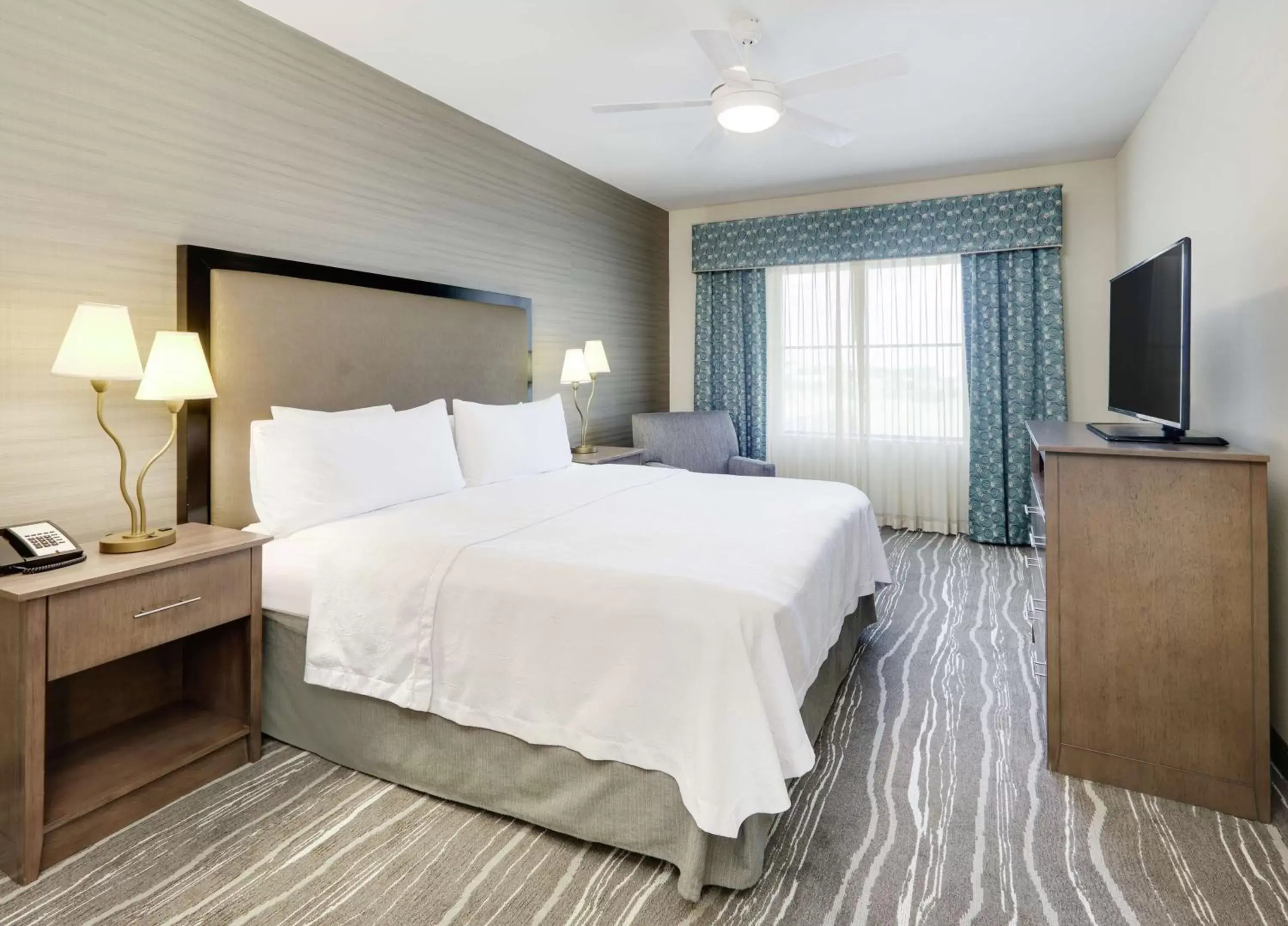 Bed in Homewood Suites by Hilton Dallas/Allen