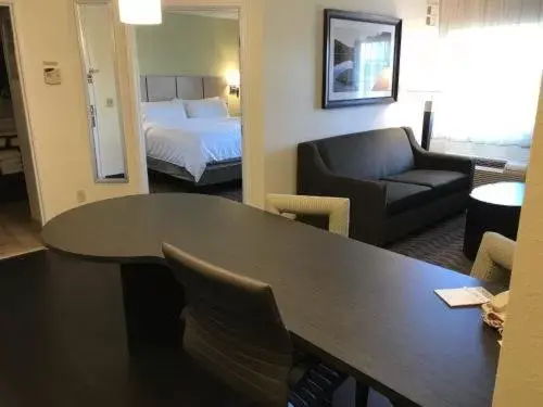 King Studio Suite in Candlewood Suites Belle Vernon by IHG King Studio Suite in Candlewood Suites Belle Vernon by IHG