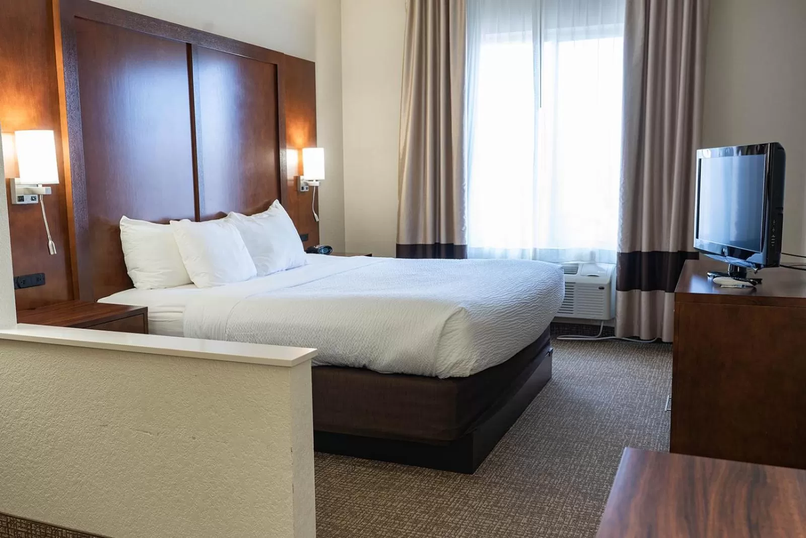 Bed in Rapid River Lodge