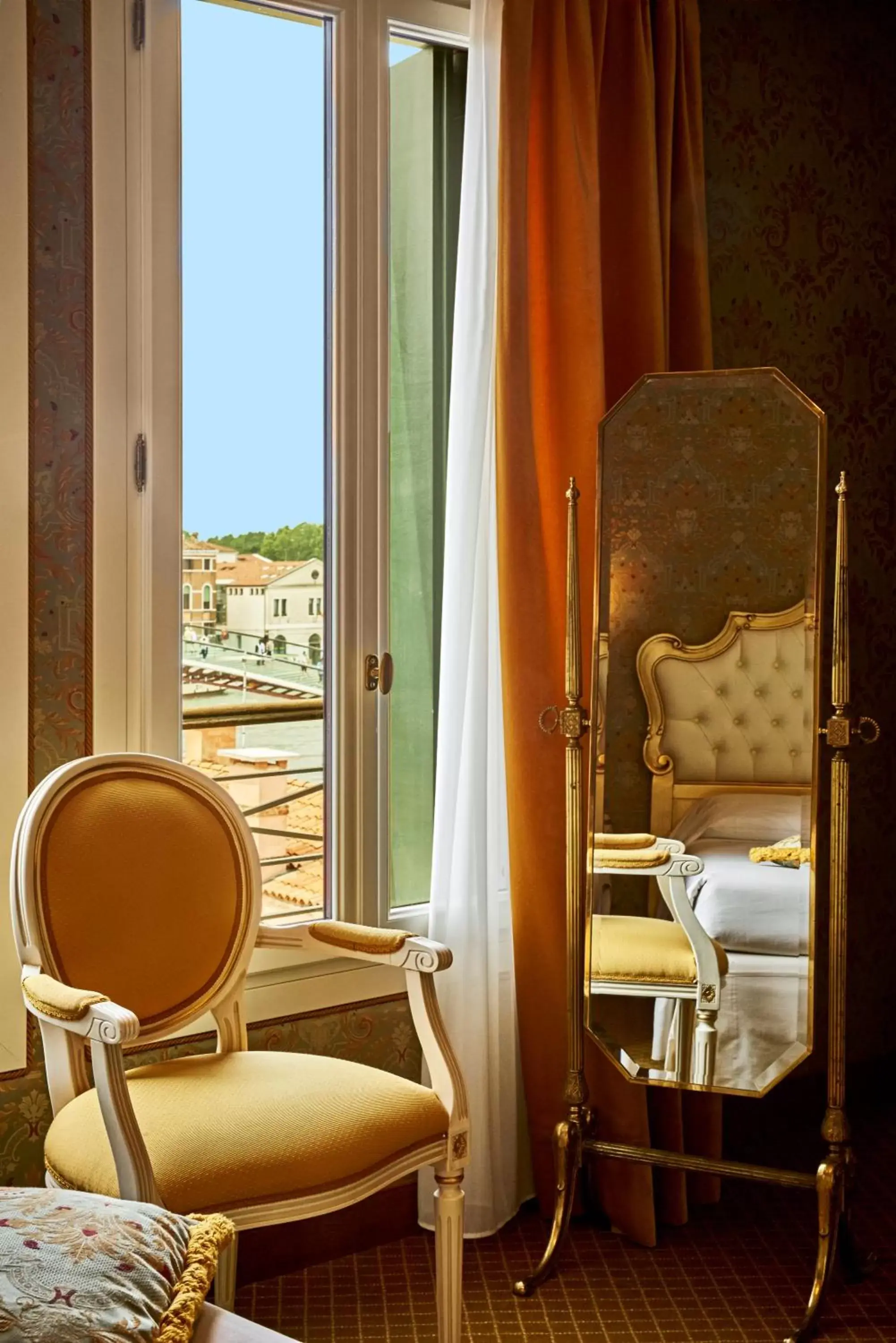 View (from property/room), Seating Area in Hotel Gardena