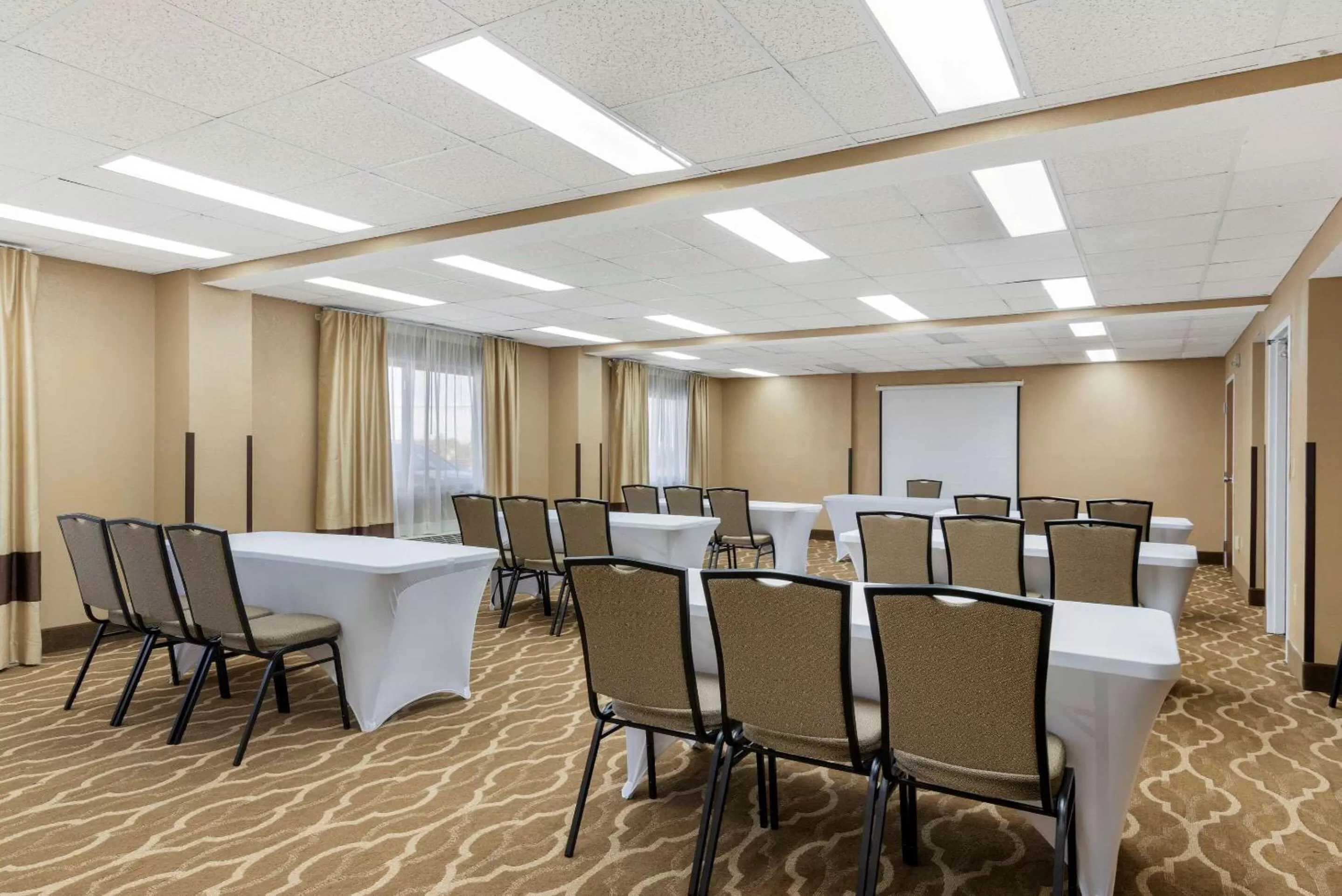 Meeting/conference room in Comfort Inn & Suites - near Robins Air Force Base Main Gate