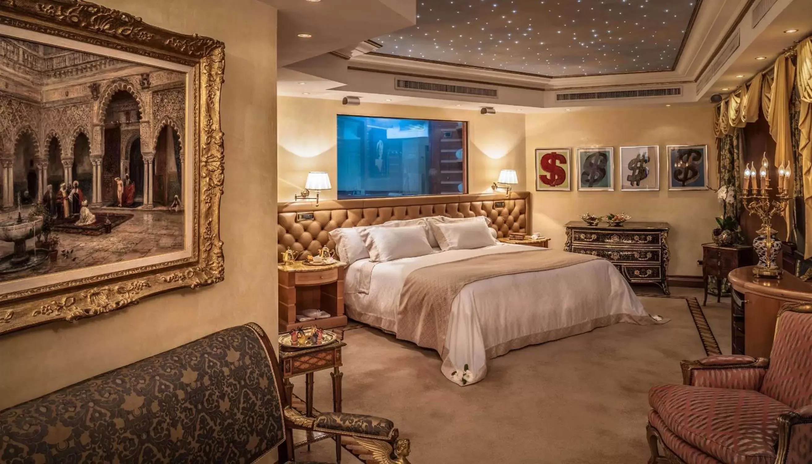 Living room, Bed in Rome Cavalieri, A Waldorf Astoria Hotel