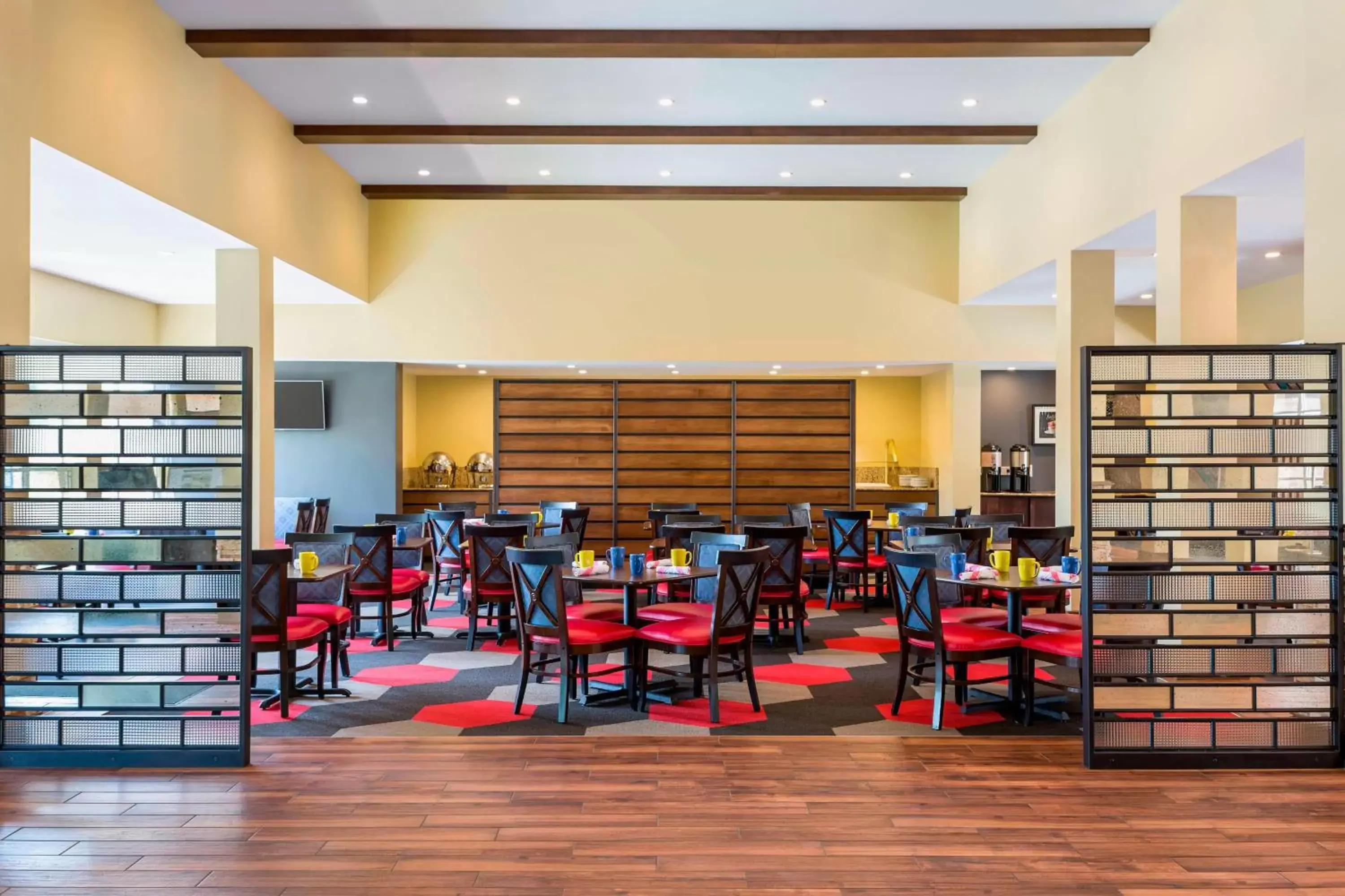 Restaurant/places to eat in Four Points by Sheraton Buffalo Grove