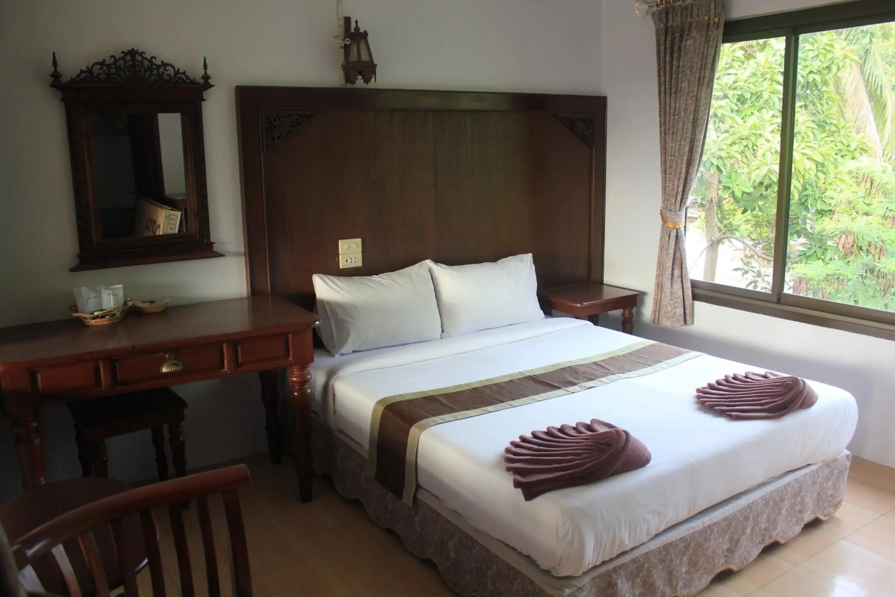 Bed in Chaweng Noi Resort