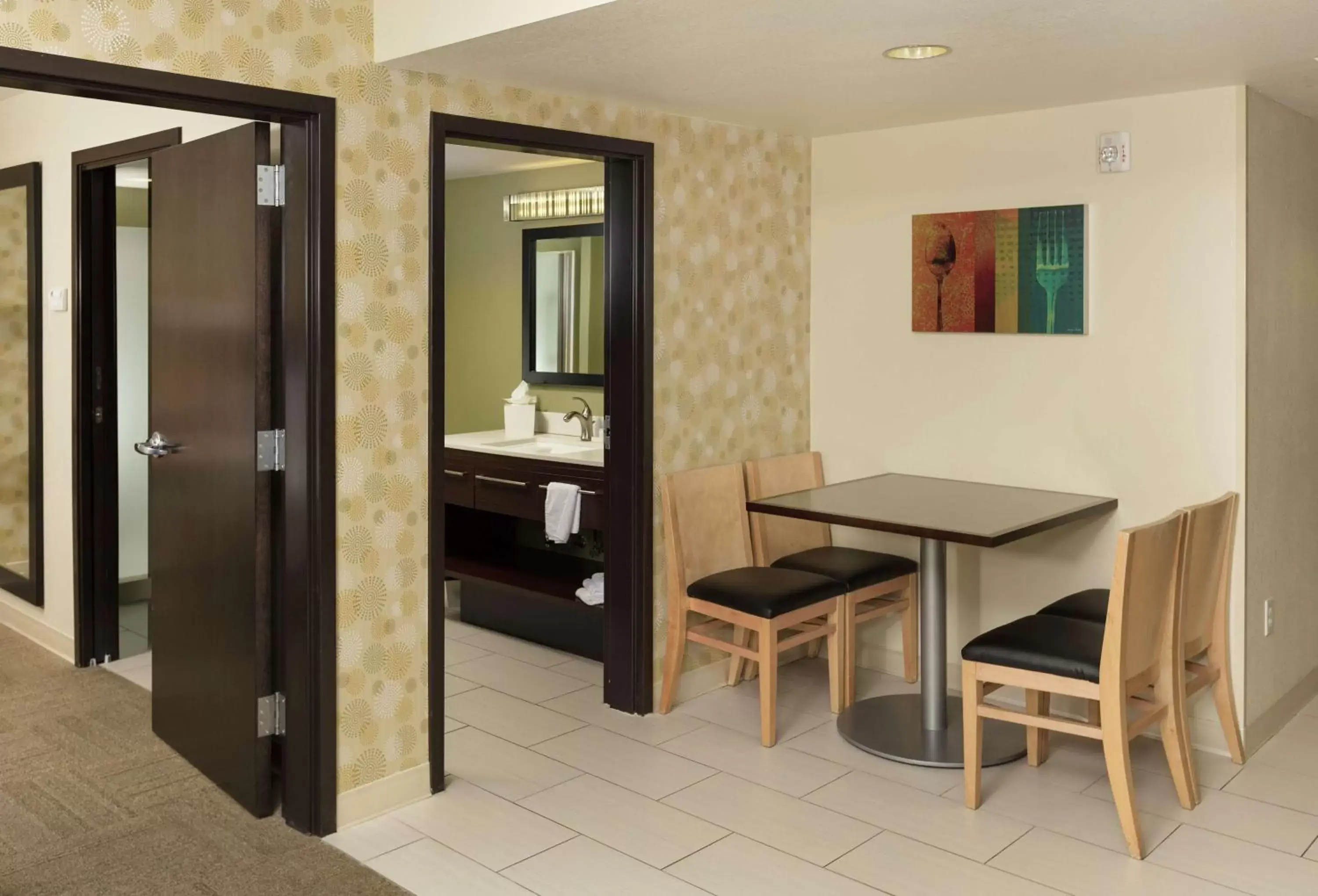 Living room, Bathroom in Home2 Suites by Hilton Salt Lake City/Layton
