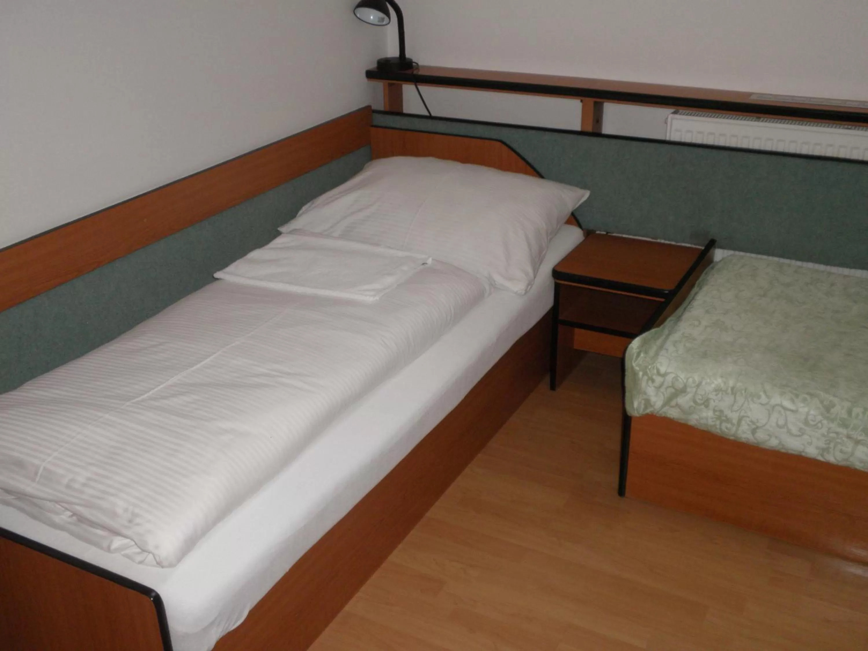 Photo of the whole room, Bed in Hotel Le Café