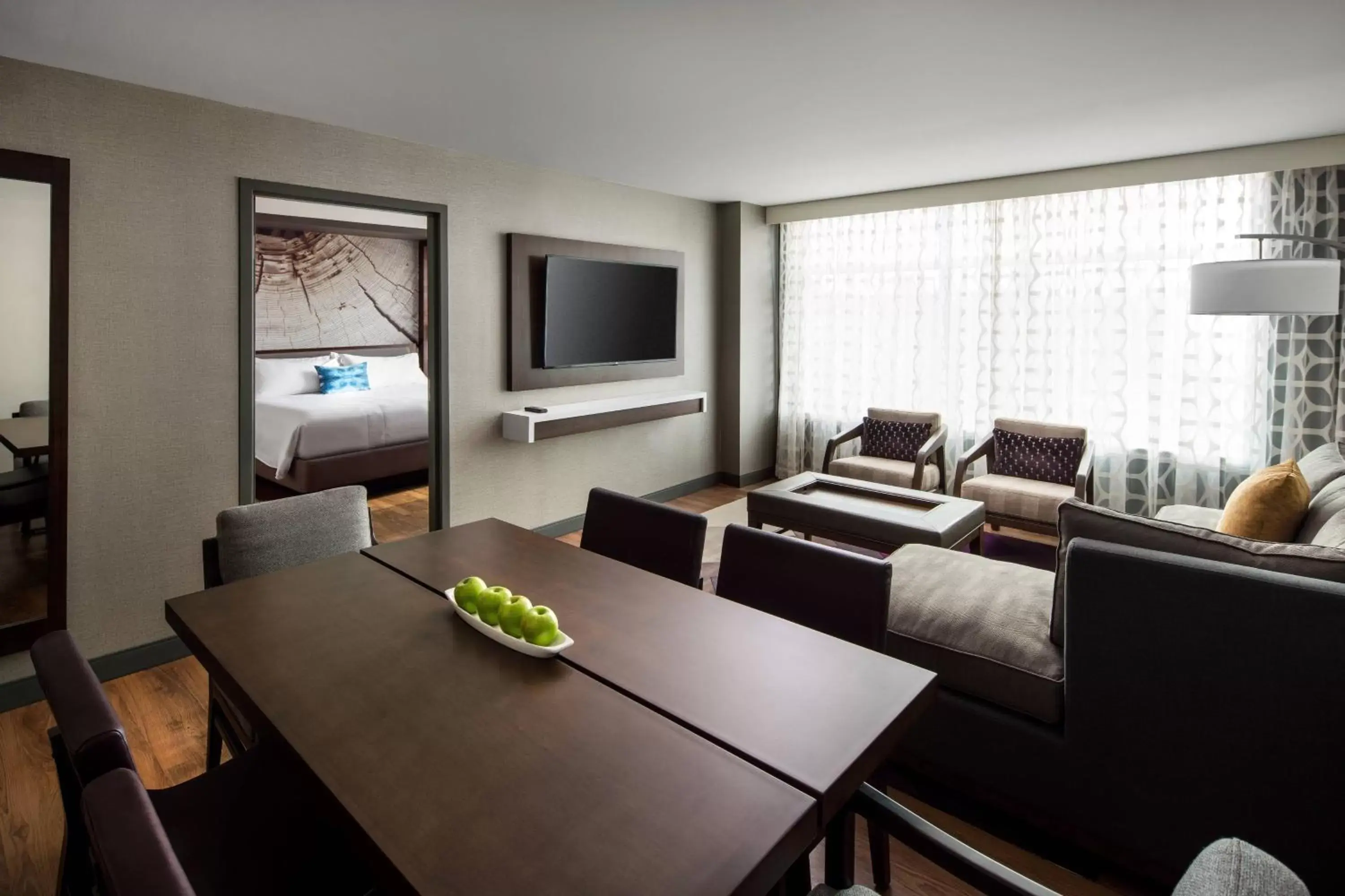 Bedroom, Seating Area in Morgantown Marriott at Waterfront Place