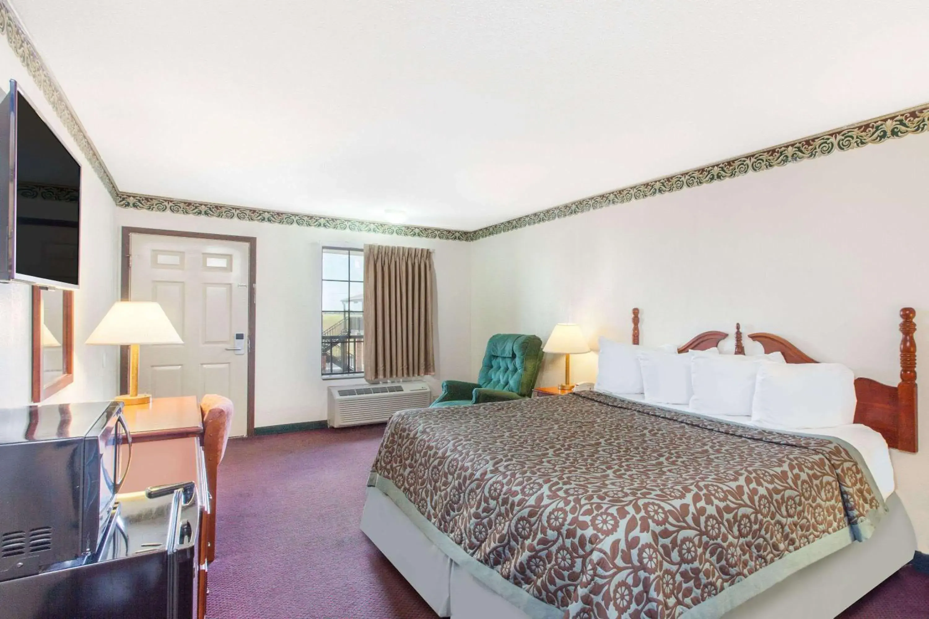 Photo of the whole room in Days Inn by Wyndham Erick Photo of the whole room in Days Inn by Wyndham Erick