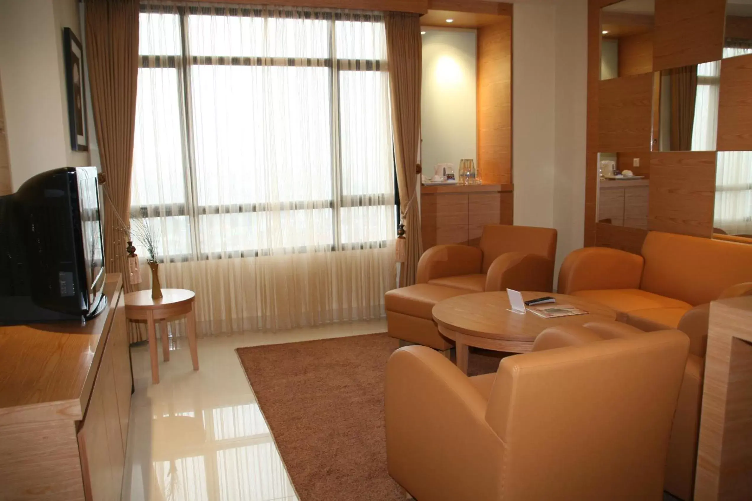 Living room, Seating Area in Grand Pasundan Convention Hotel