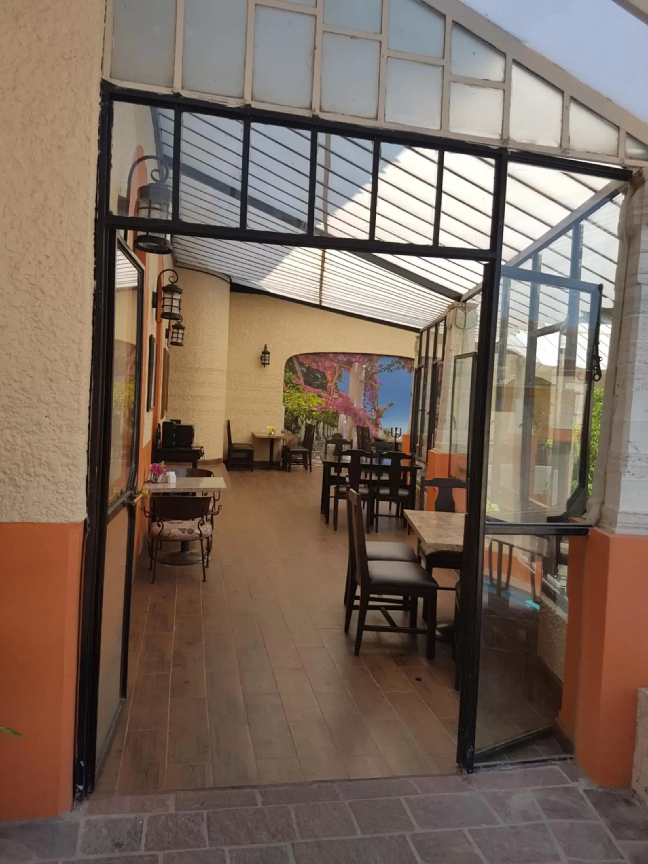 Restaurant/places to eat in Hotel Paseo de la Presa
