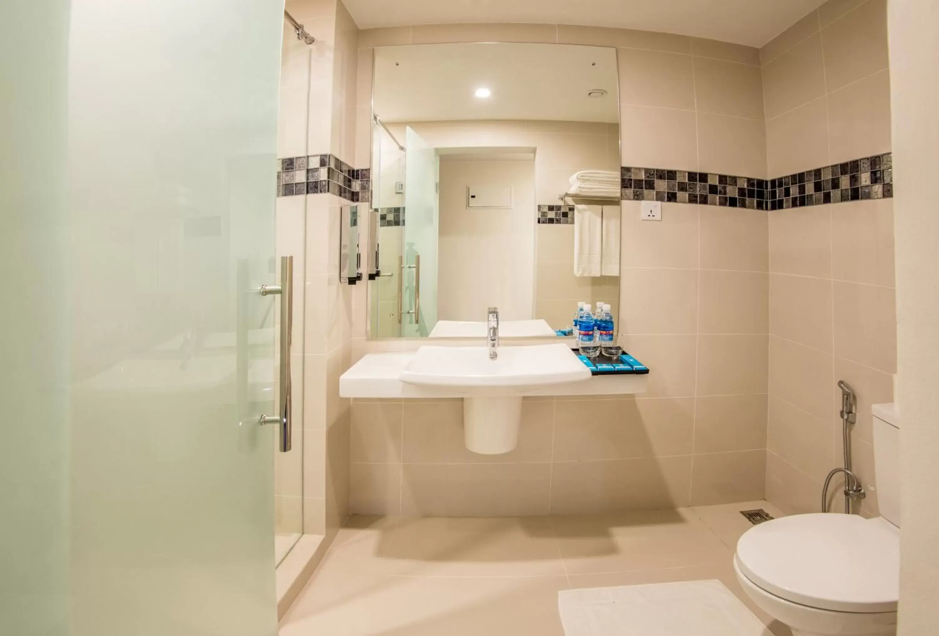 Shower, Bathroom in Fairway Colombo