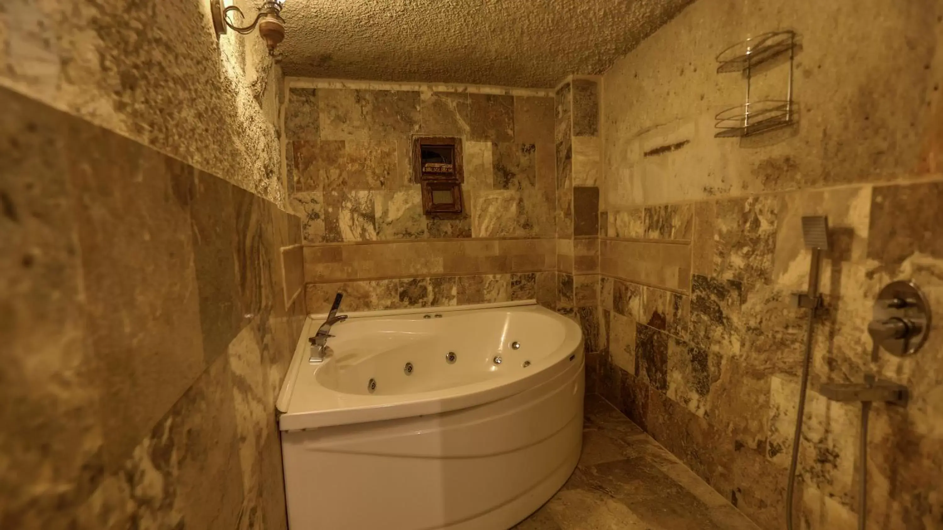 Bathroom in Hidden Cave Hotel