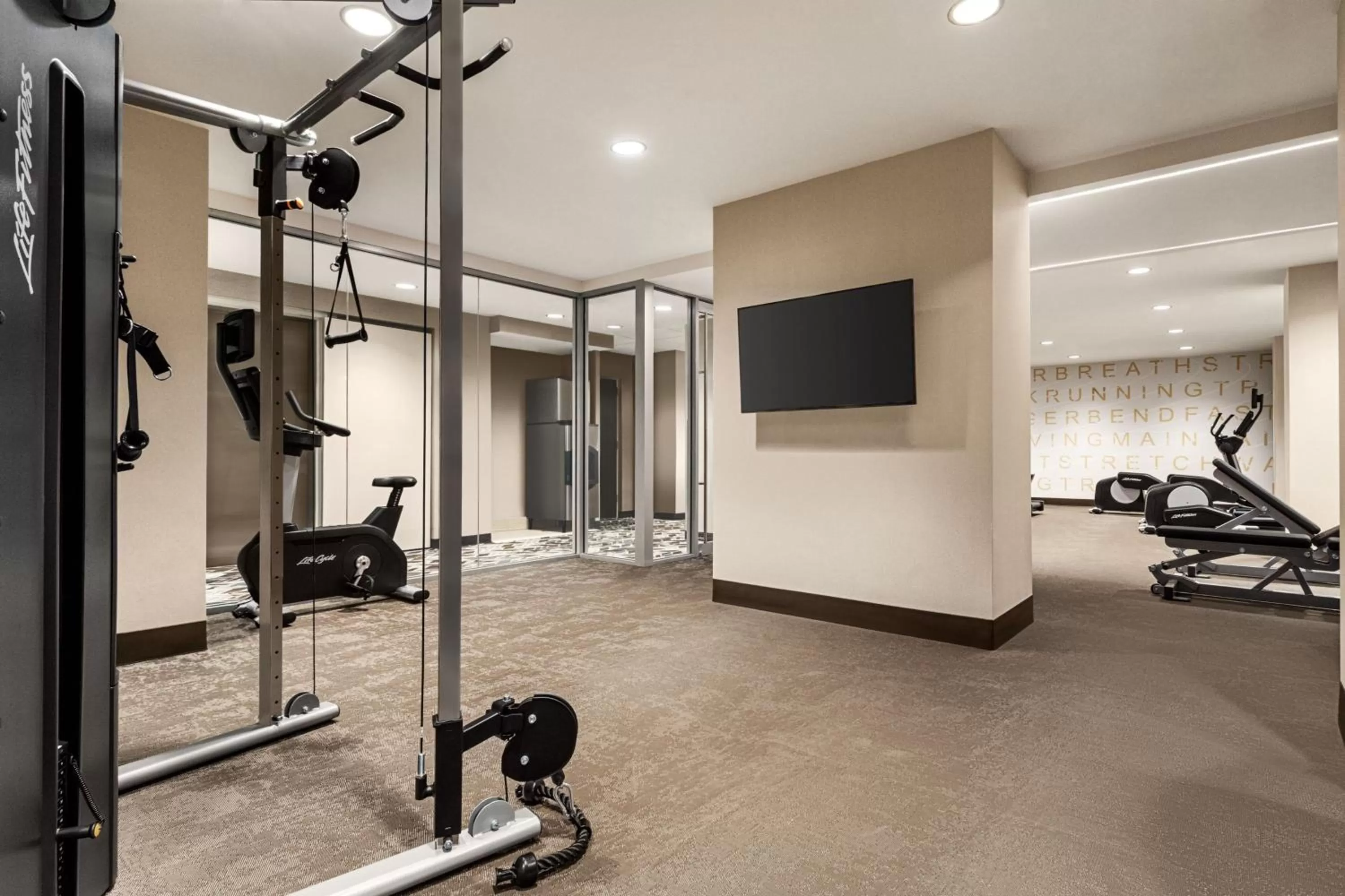 Fitness centre/facilities in Residence Inn by Marriott New York JFK Airport