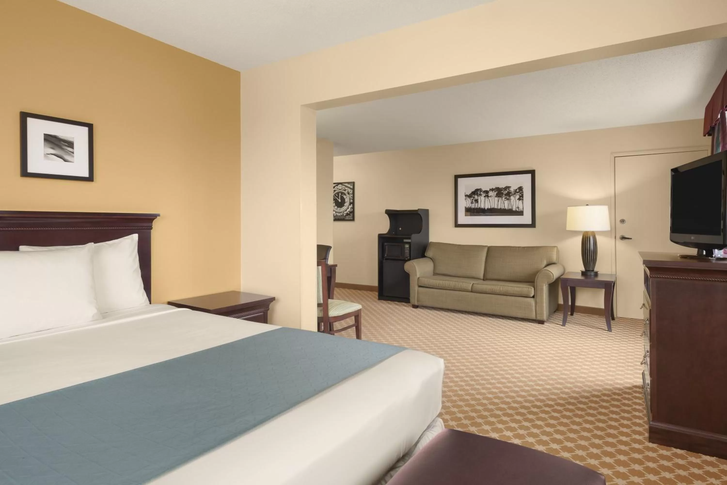Photo of the whole room, Bed in Country Inn & Suites by Radisson, Sioux Falls