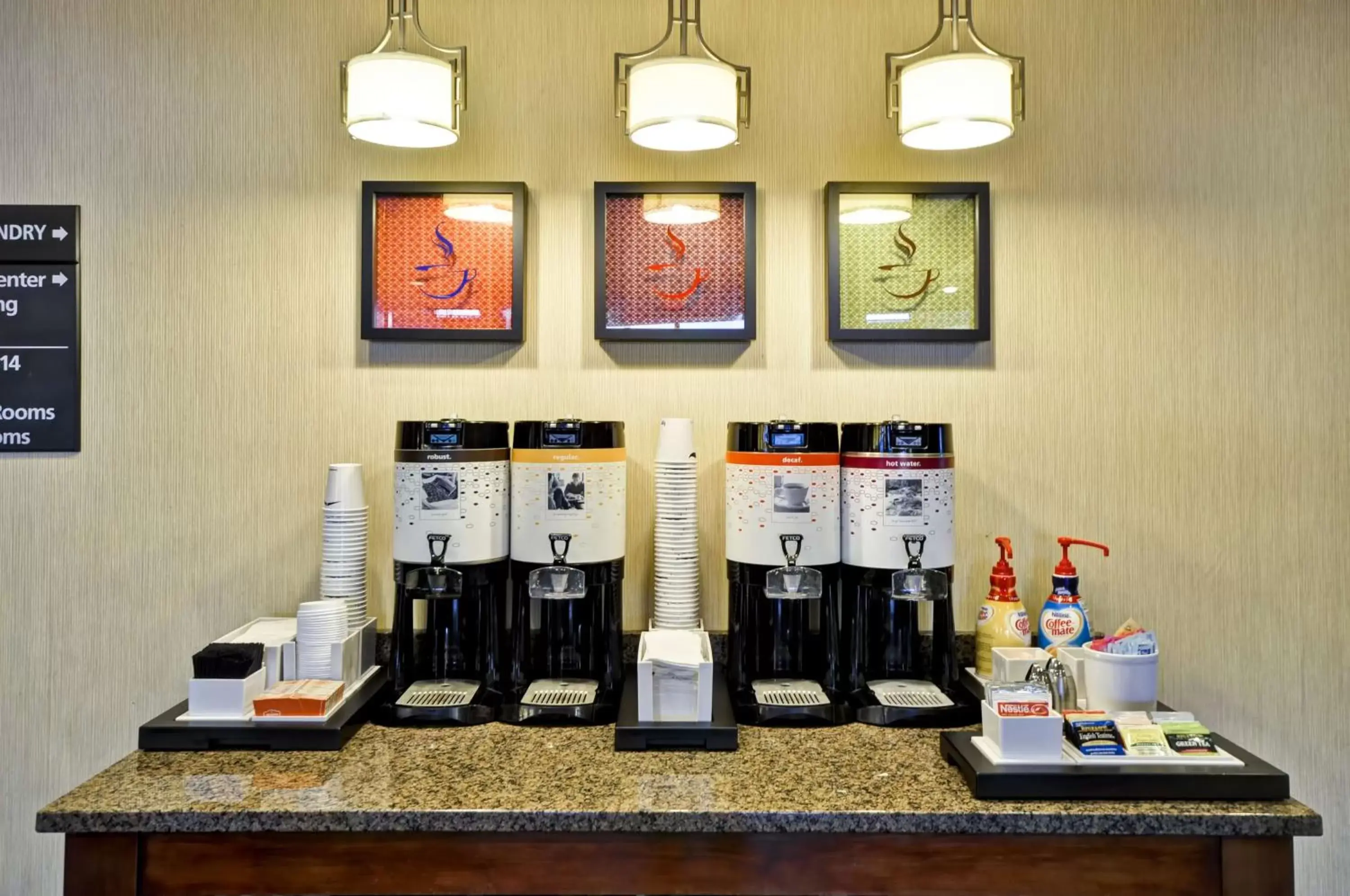 Dining area in Hampton Inn Chicago-Gurnee