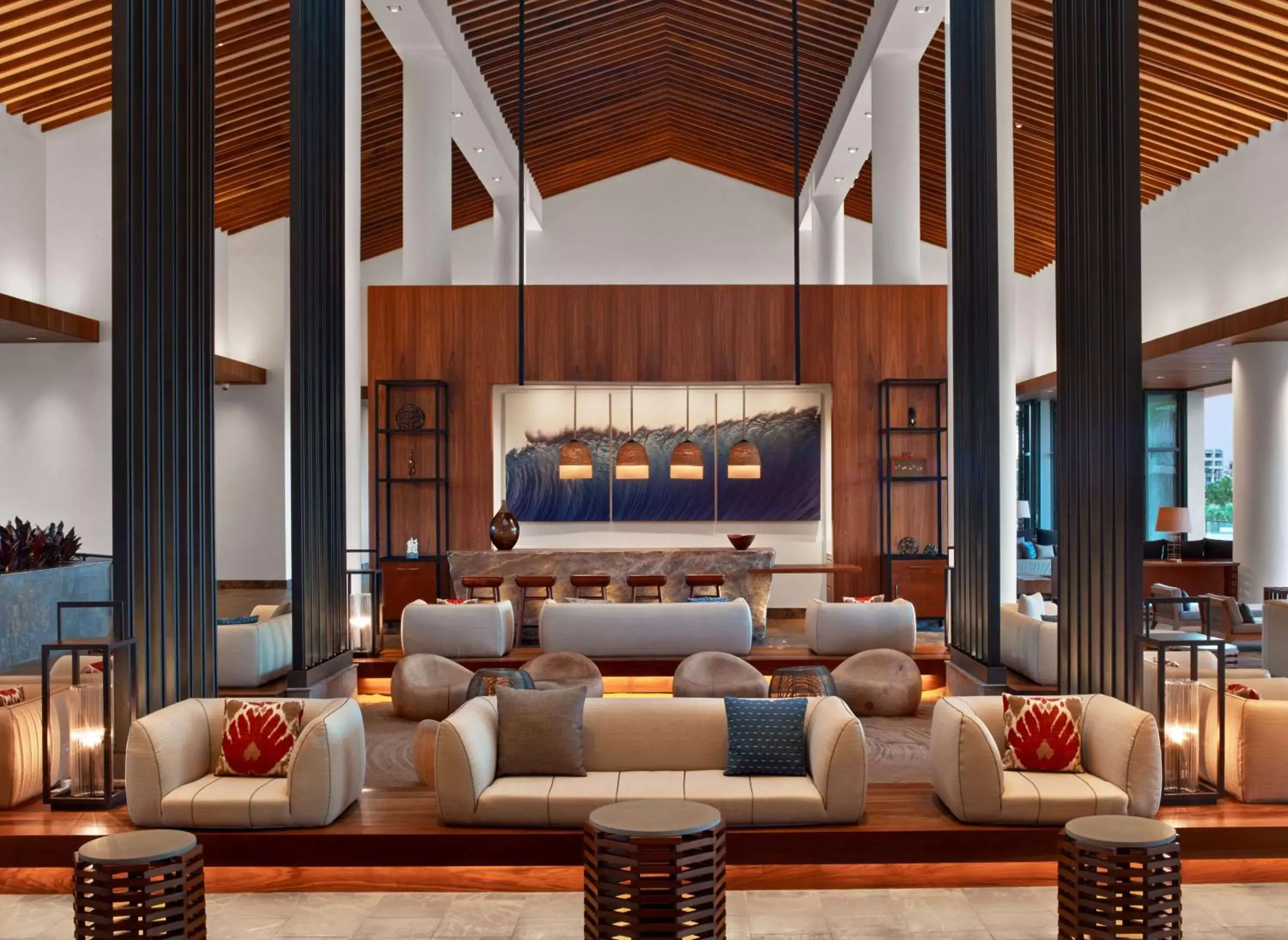 Lounge or bar in Andaz Maui at Wailea Resort - A Concept by Hyatt