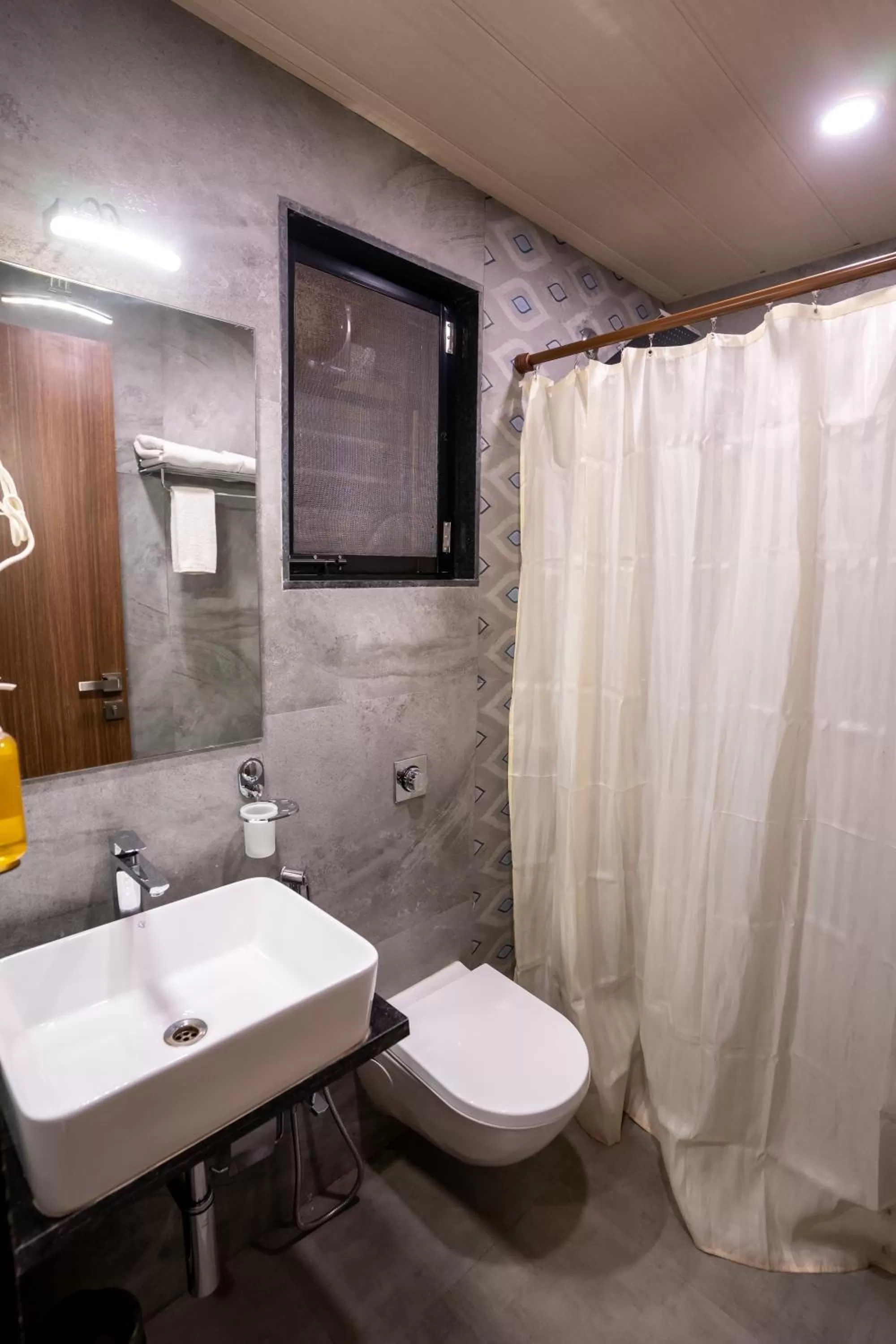 Bathroom in Jivanta Mahabaleshwar