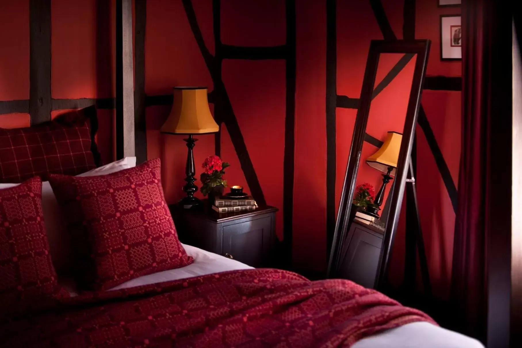 Decorative detail, Bed in The Crown And Thistle, Abingdon Decorative detail, Bed in The Crown And Thistle, Abingdon