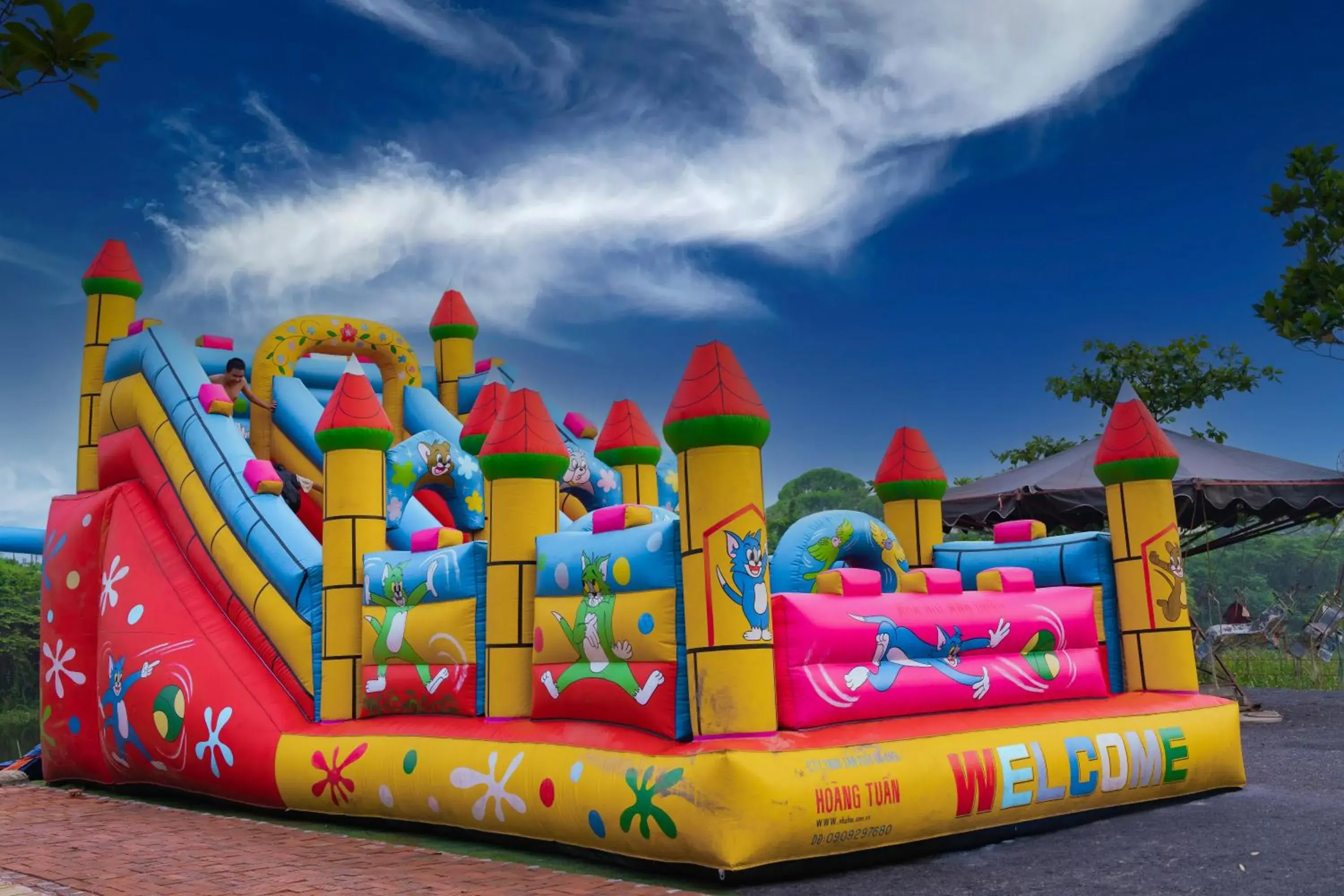 Evening entertainment, Children's Play Area in Tam Coc Cat Luong Homestay