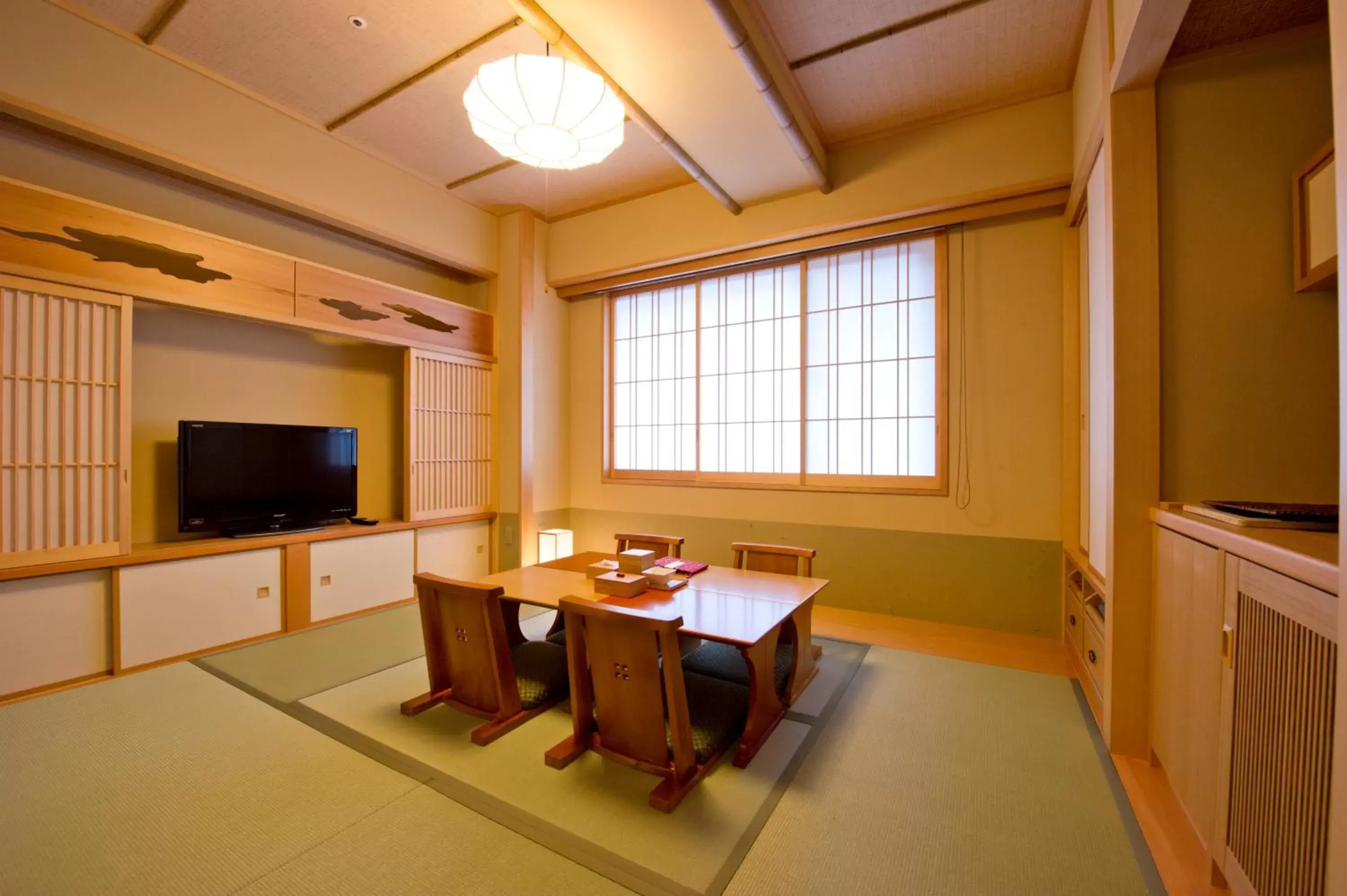 Photo of the whole room, TV/Entertainment Center in Kadensho, Arashiyama Onsen, Kyoto - Kyoritsu Resort