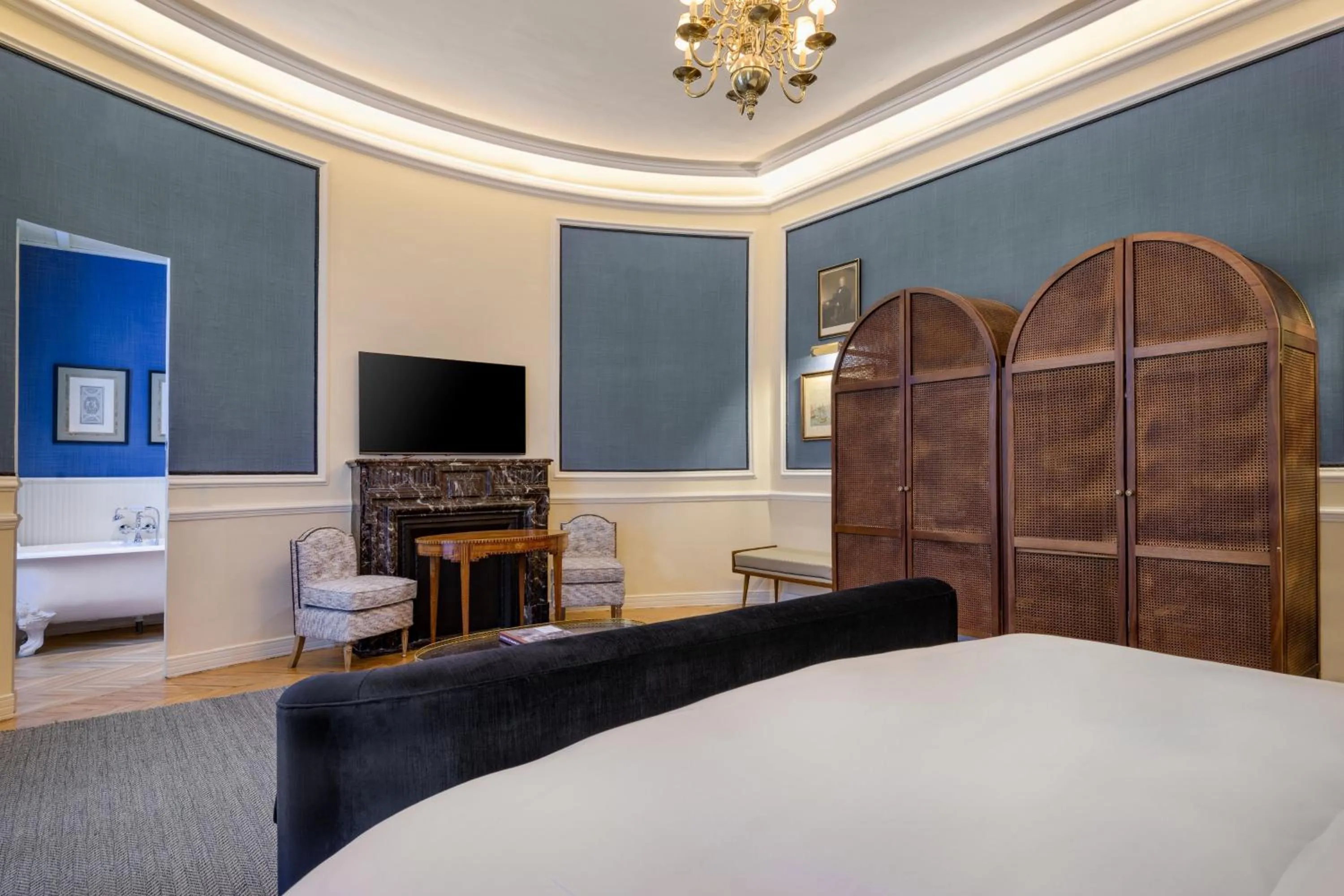 Photo of the whole room, Bed in Santo Mauro, a Luxury Collection Hotel, Madrid