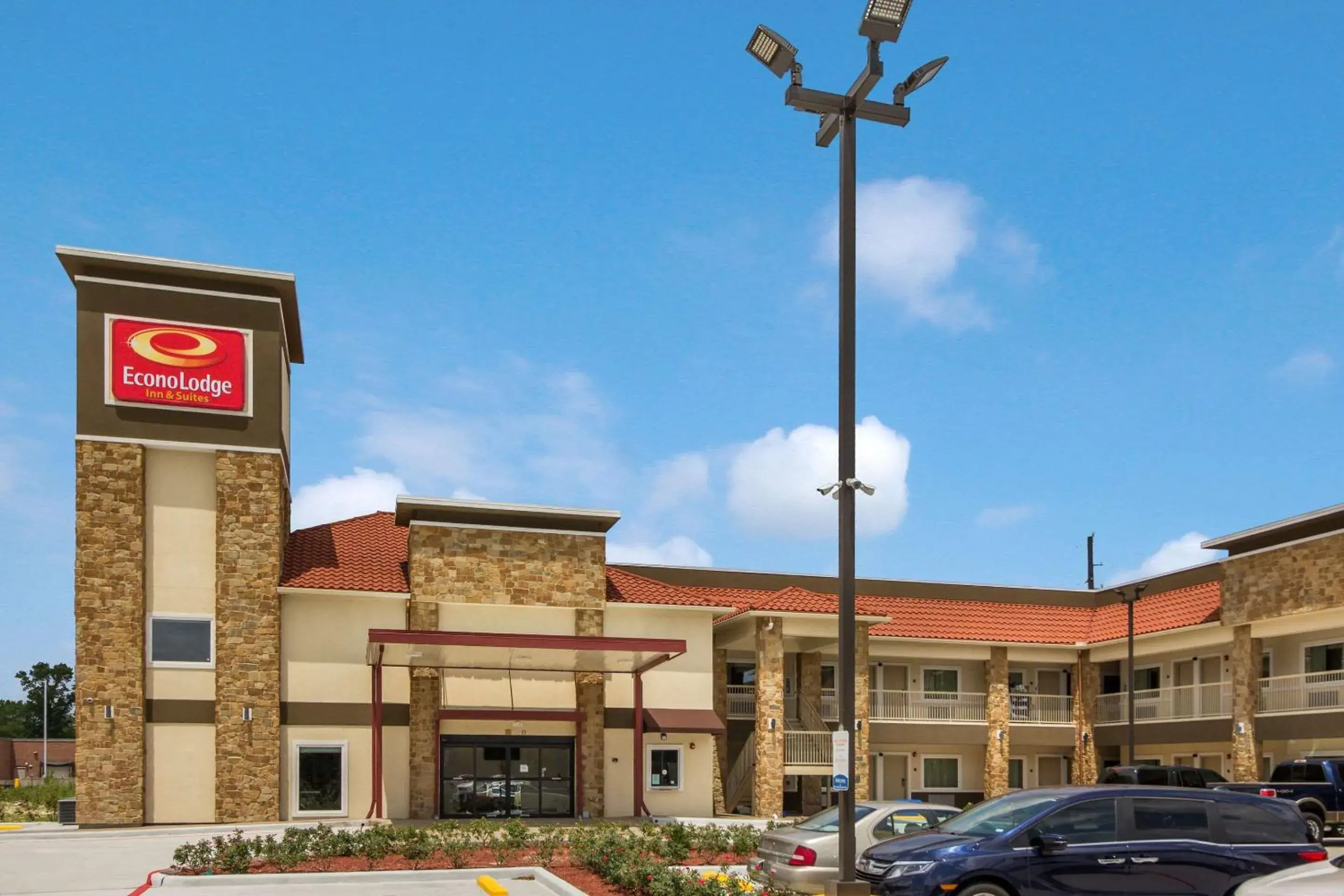Property Building in Econo Lodge Inn & Suites Humble FM1960 - IAH Airport