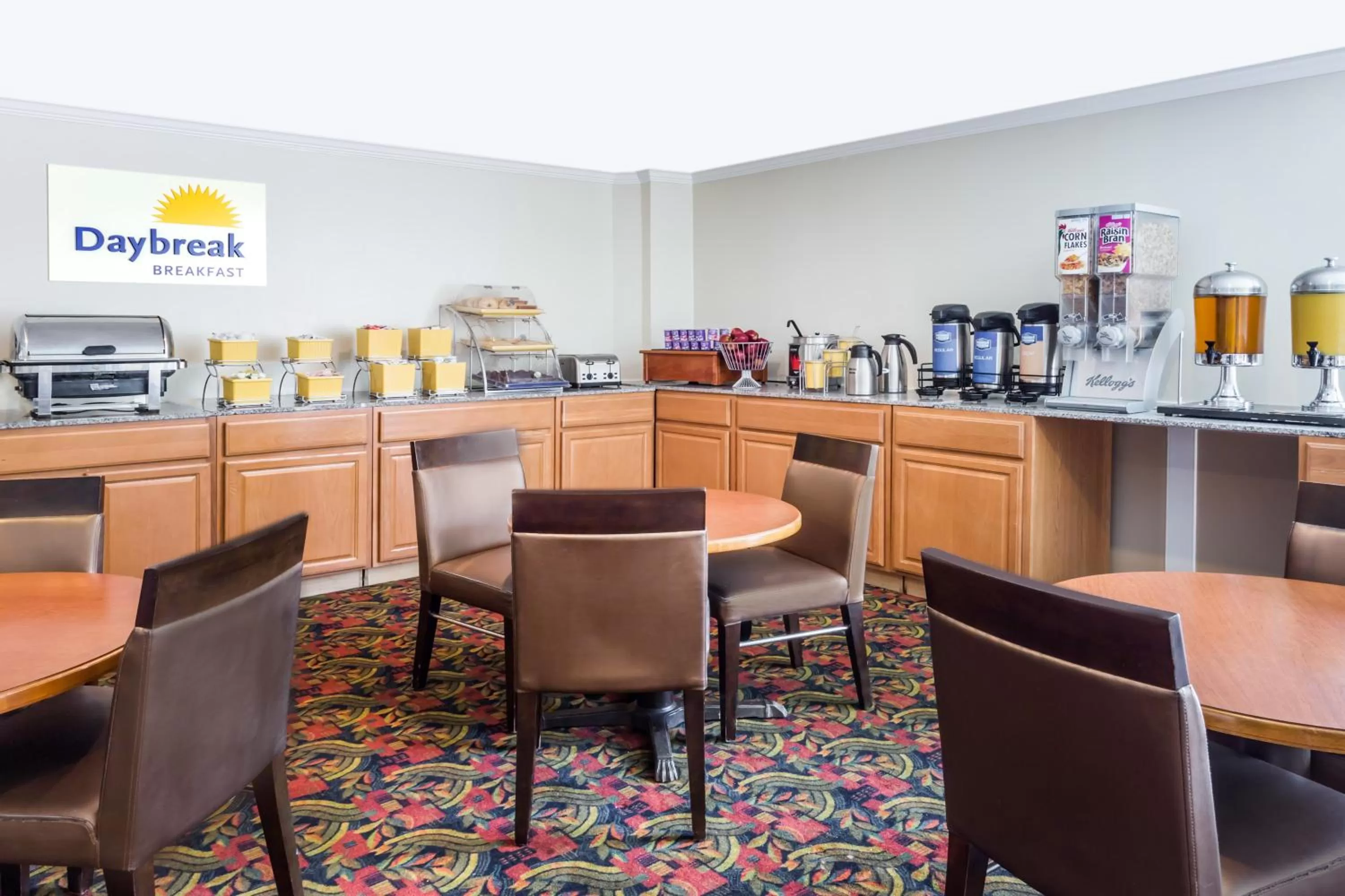 Restaurant/places to eat in Days Inn by Wyndham Williamsburg Historic Area