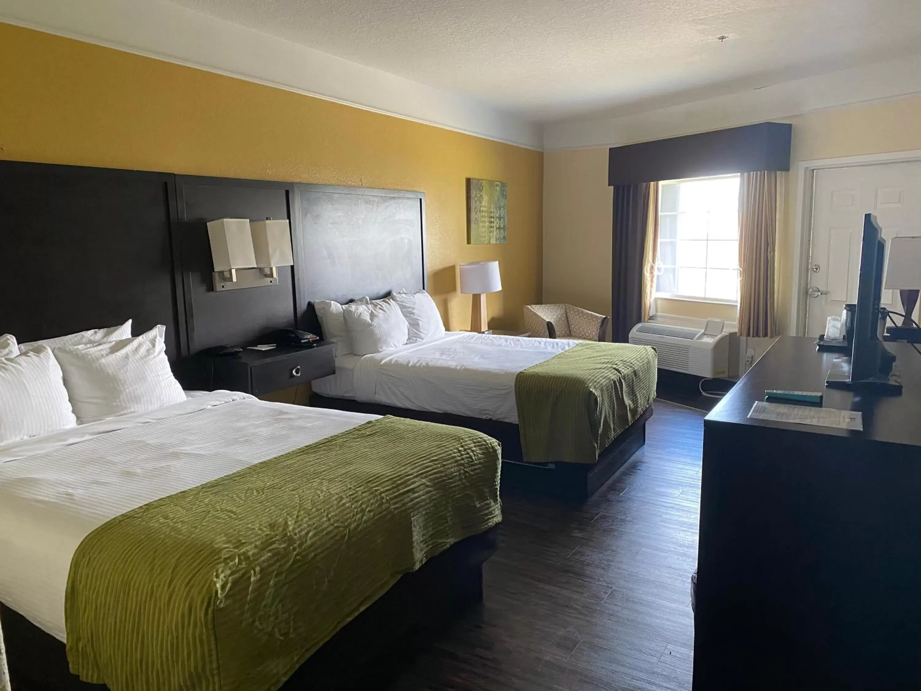 Photo of the whole room, Bed in Galveston Beach Hotel