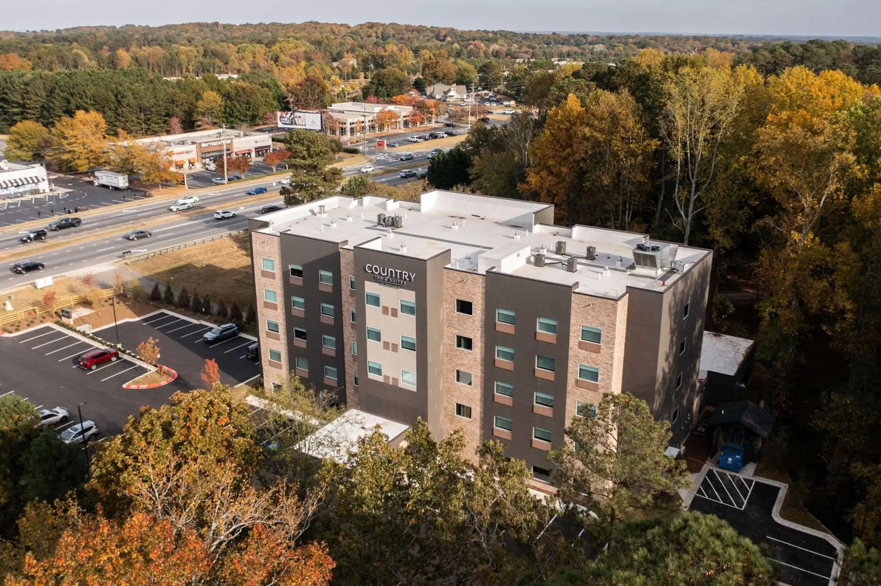 Property building, Bird's-eye View in Country Inn & Suites by Radisson, Cumming, GA