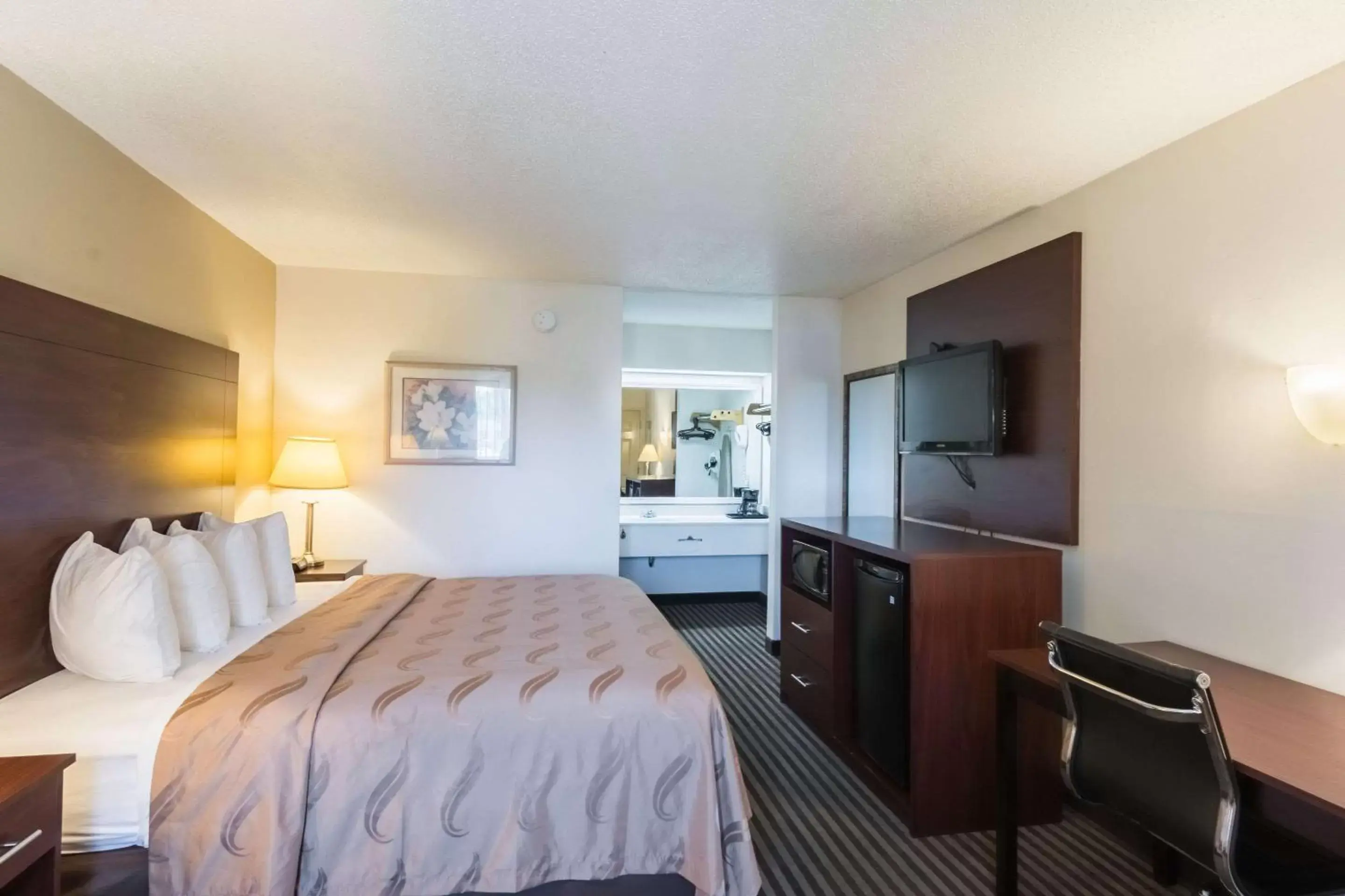 King Room - Smoking in Quality Inn & Suites Rockingham King Room - Smoking in Quality Inn & Suites Rockingham