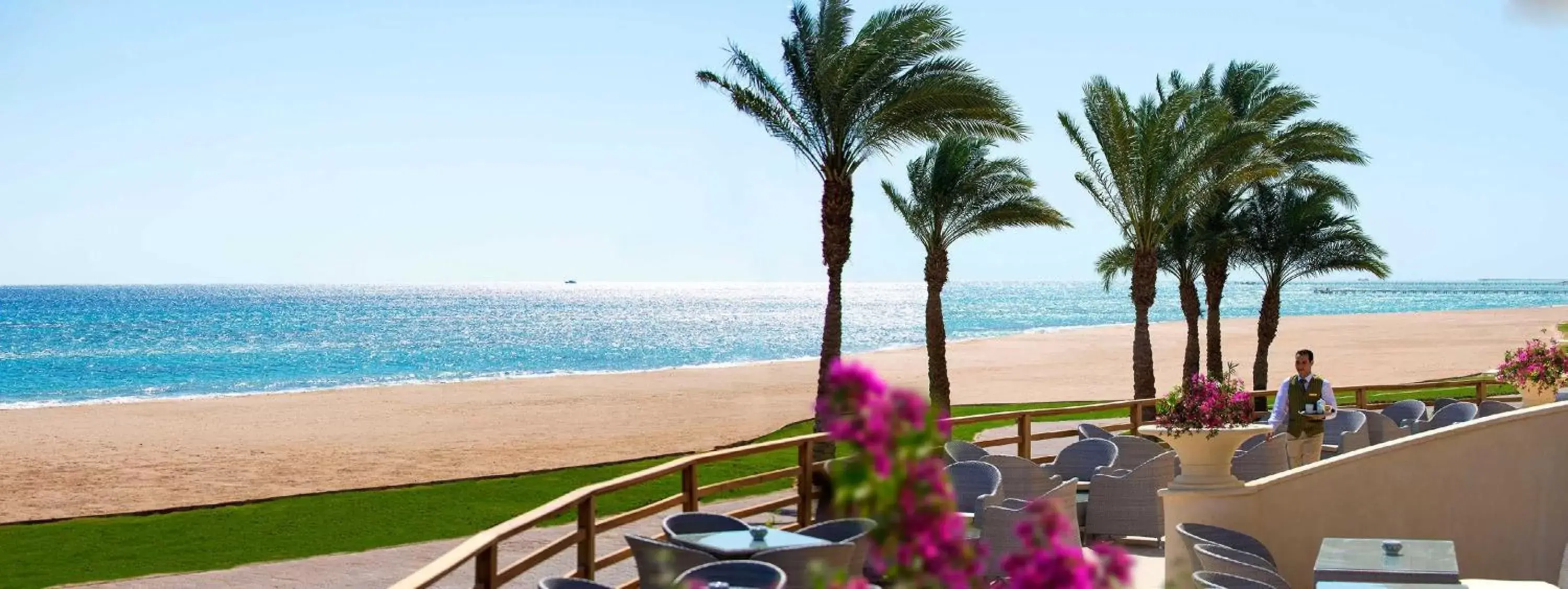 Restaurant/places to eat, Beach in Baron Palace Sahl Hasheesh