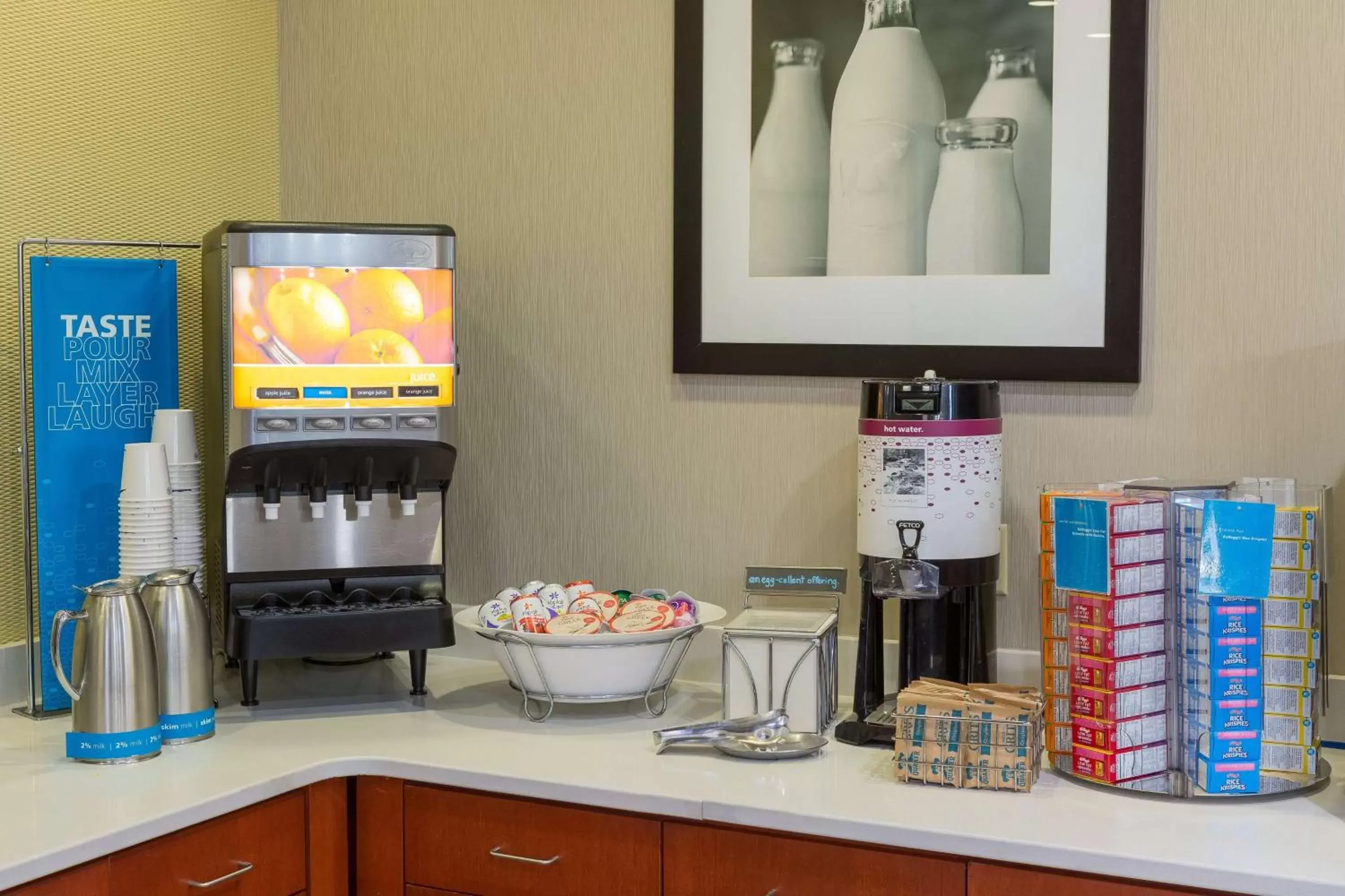 Dining area in Hampton Inn & Suites Knoxville-Downtown