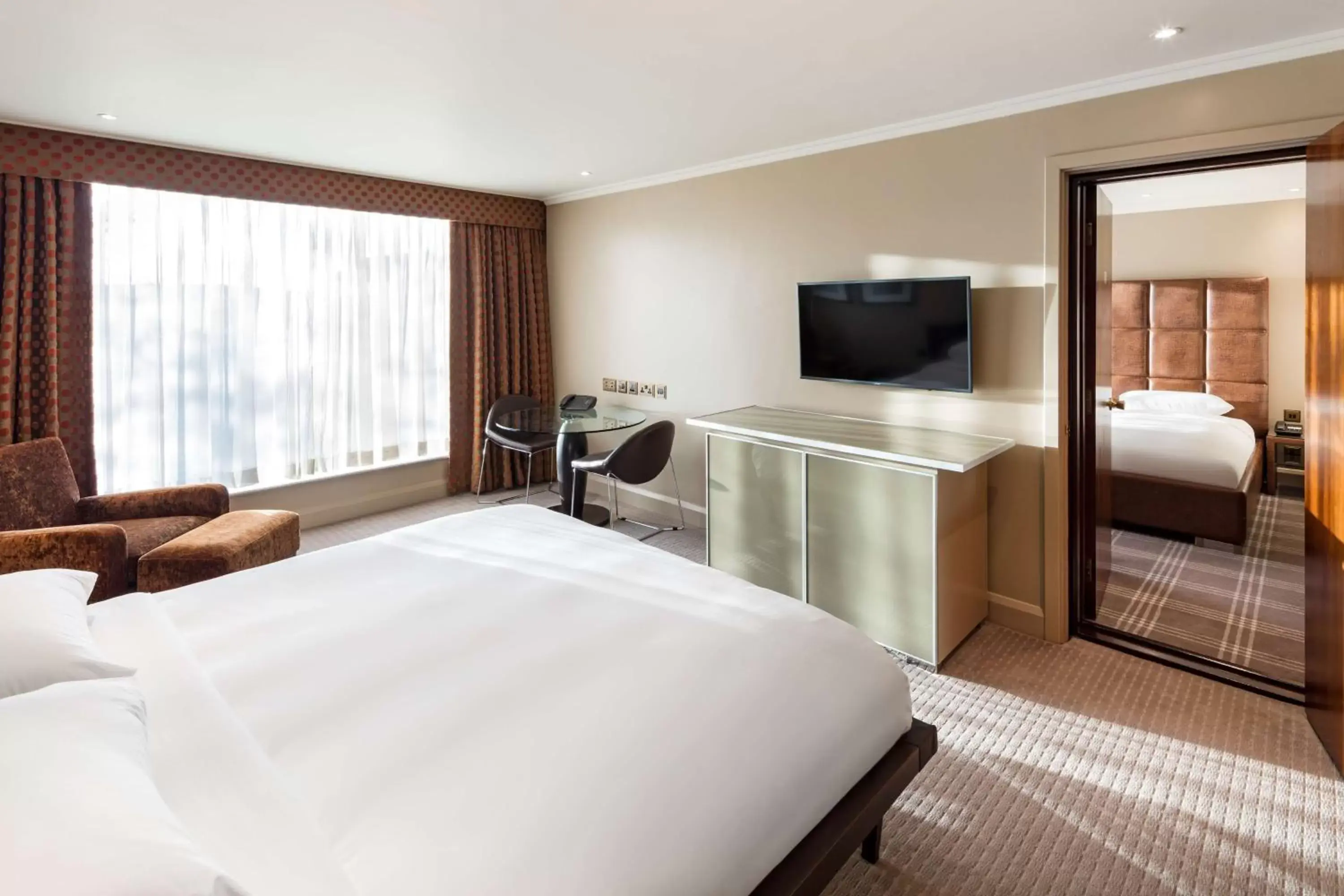 Photo of the whole room, Bed in Radisson Blu Hotel, London Heathrow Photo of the whole room, Bed in Radisson Blu Hotel, London Heathrow
