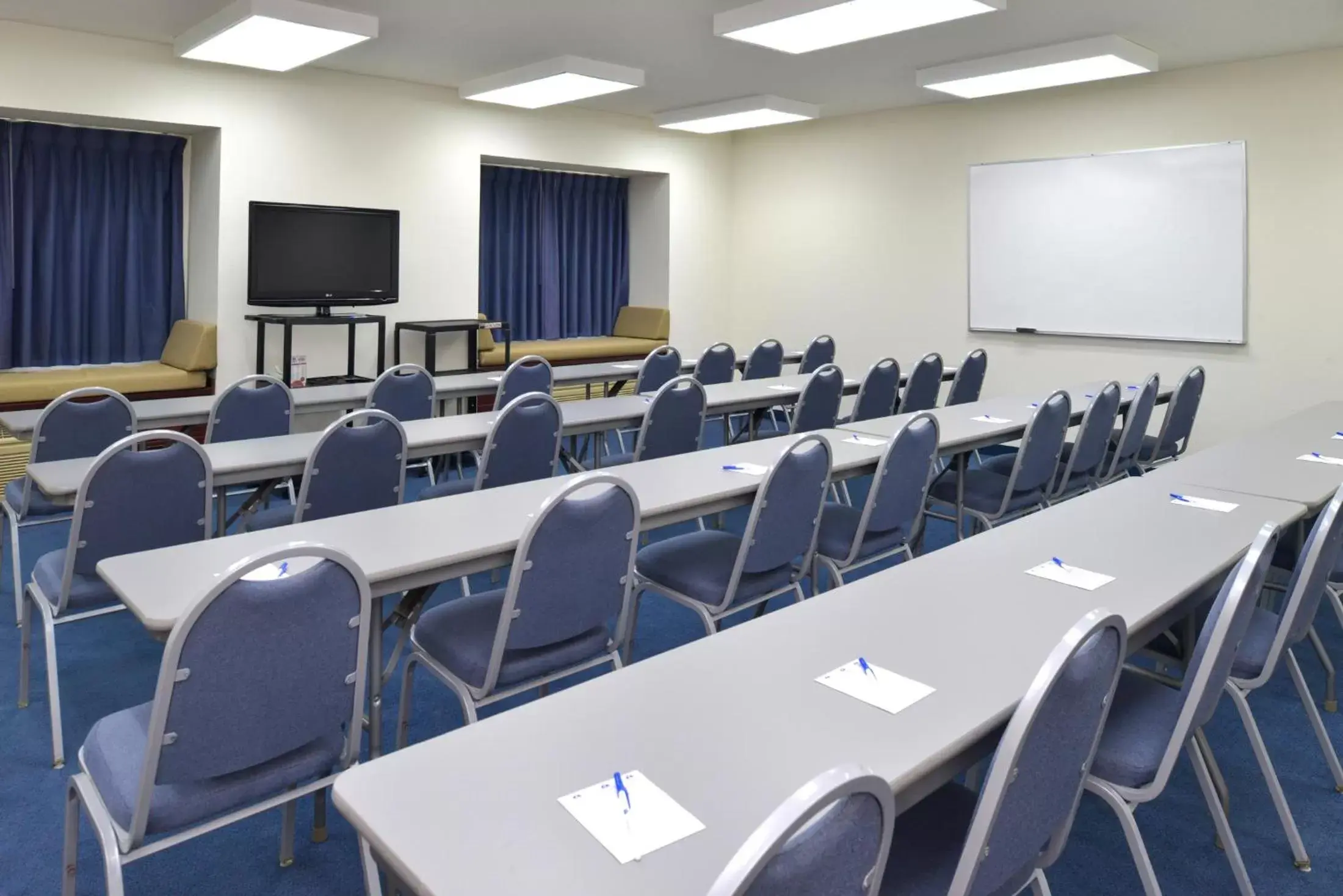 Meeting/conference room in Americas Best Value Inn & Suites Maryville