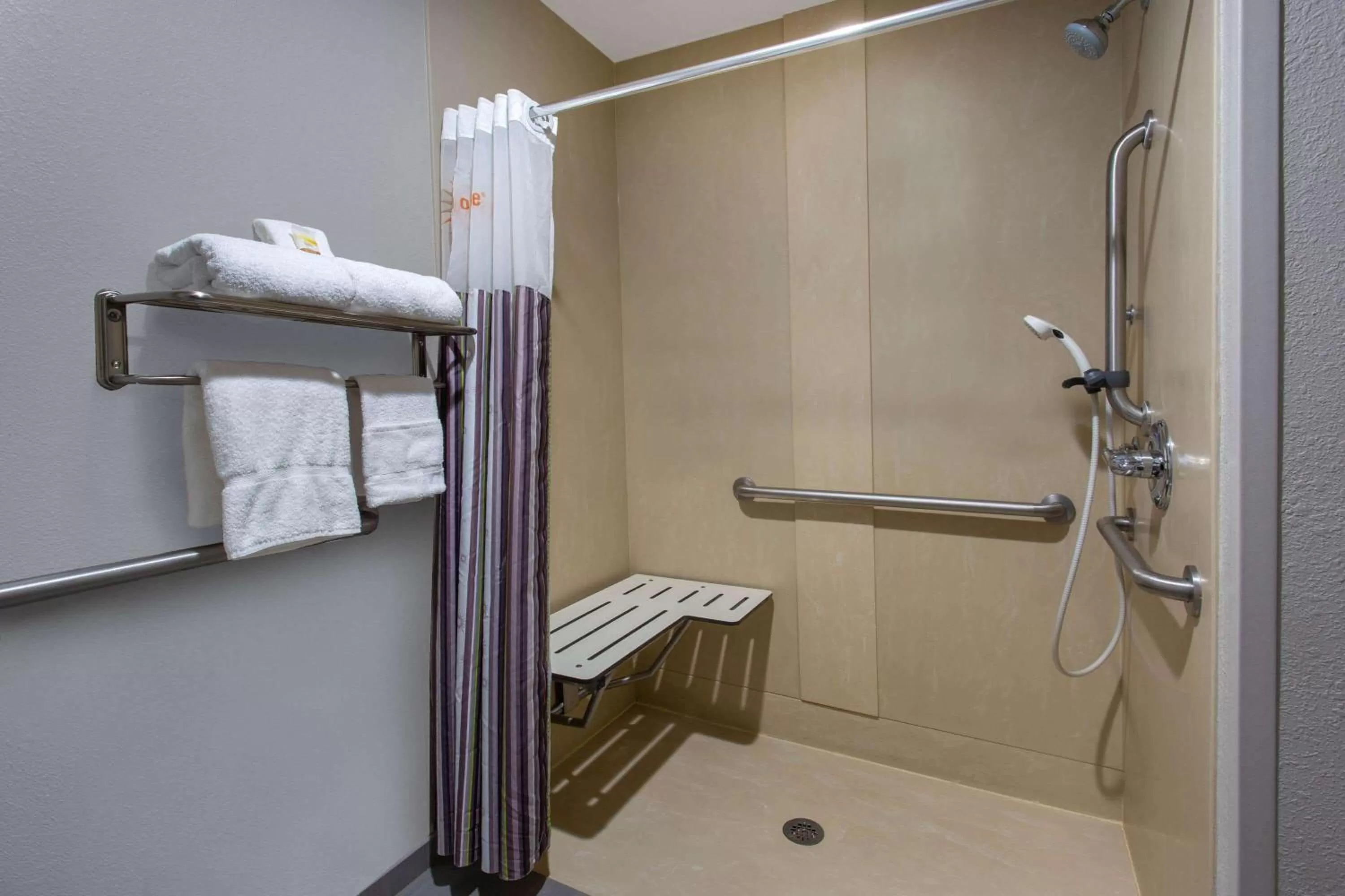 Shower in La Quinta by Wyndham Effingham