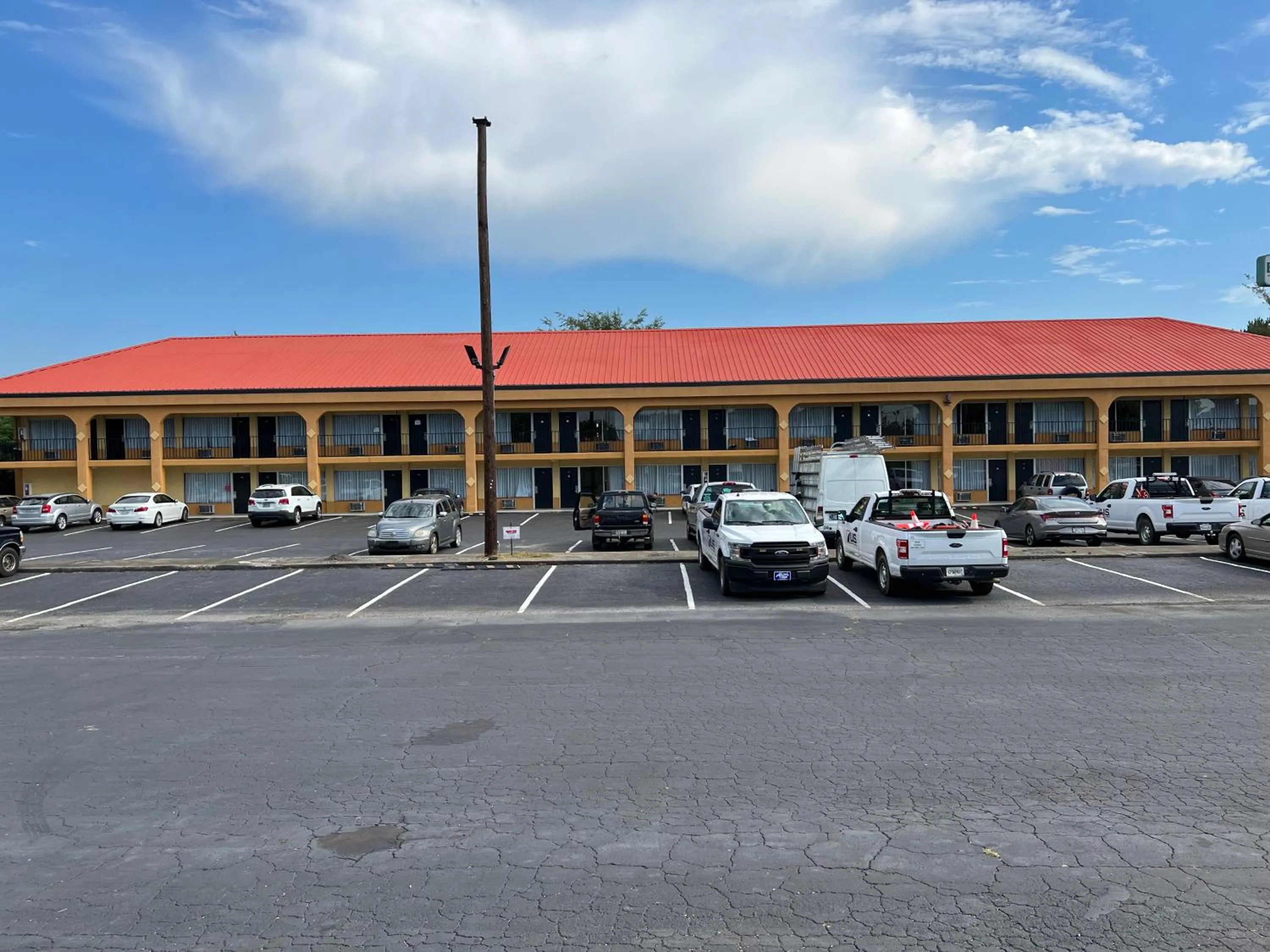 Property building in Country Hearth Inn & Suites Cartersville