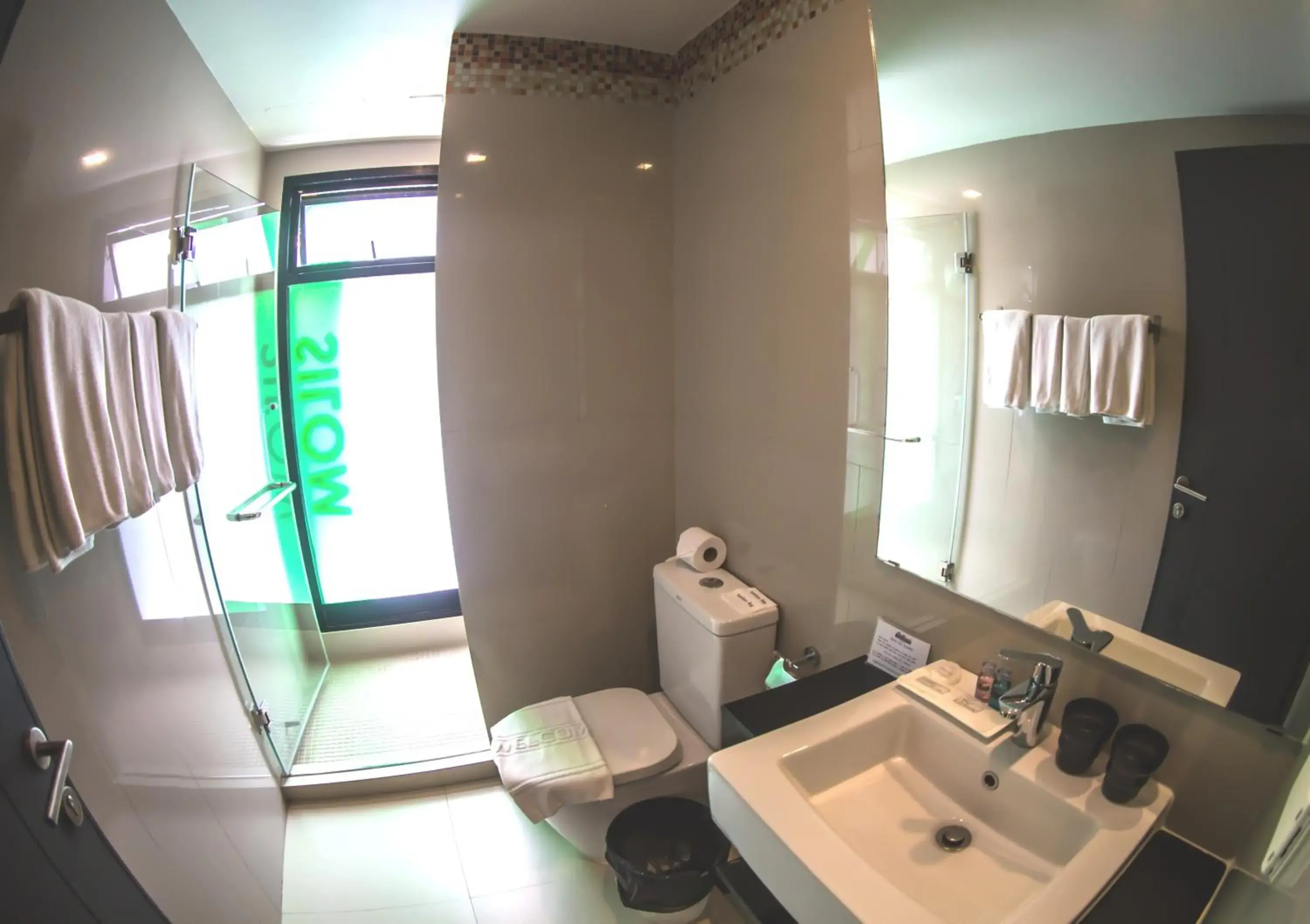 Bathroom in iSanook Bangkok