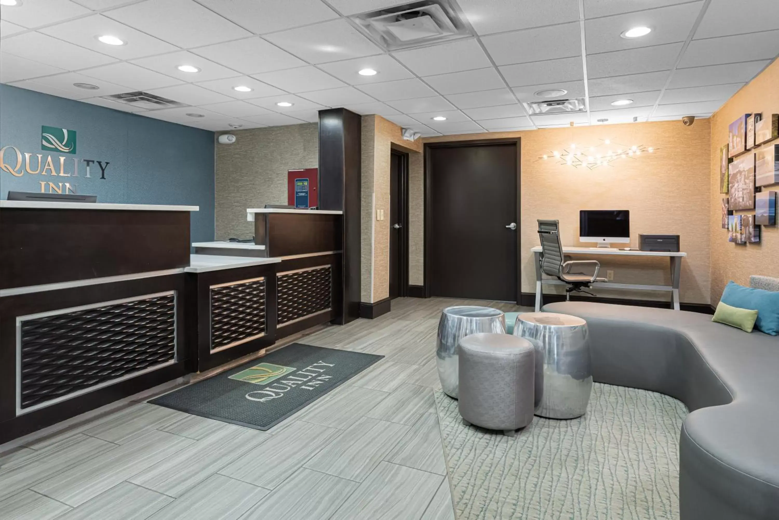 Lobby or reception in Quality Inn Asheville Downtown Tunnel Rd Lobby or reception in Quality Inn Asheville Downtown Tunnel Rd